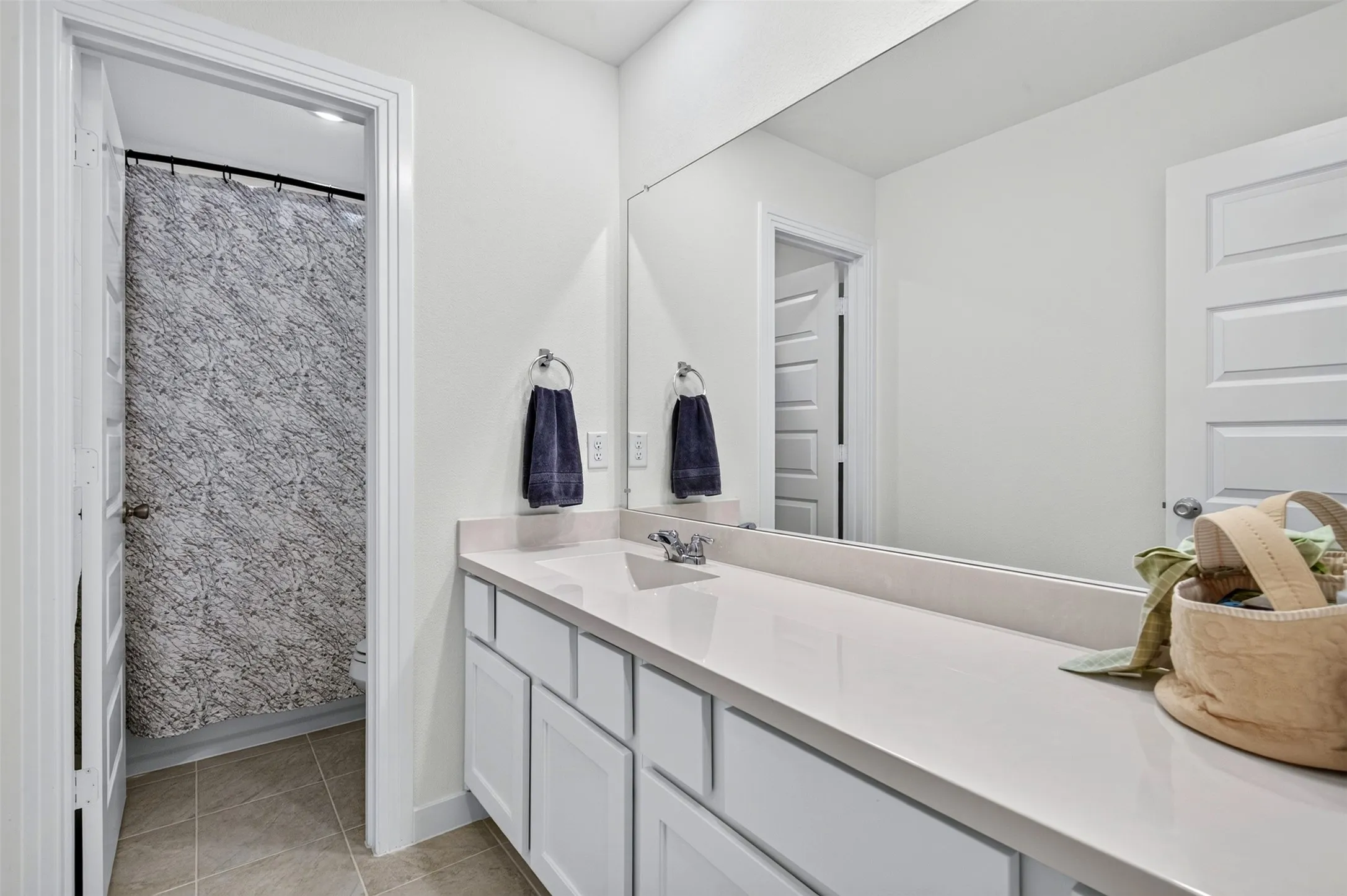 Single Family Residence For Sale in Kaufman County , 2121 Hobby Drive, Forney, Texas 75126, 3 Bedroom, 3 Bathroom, 2 Garage spaces, 2,282 Sqft, built in 2021, mls#21389457, Real Estate Agent in Forney, Homes For Sale in Kaufman county, Homes For Sale in Forney, Realtor in Forney Texas, Real Estate Brokerage Independent Realty Texas, Luminita Cordes Realtor