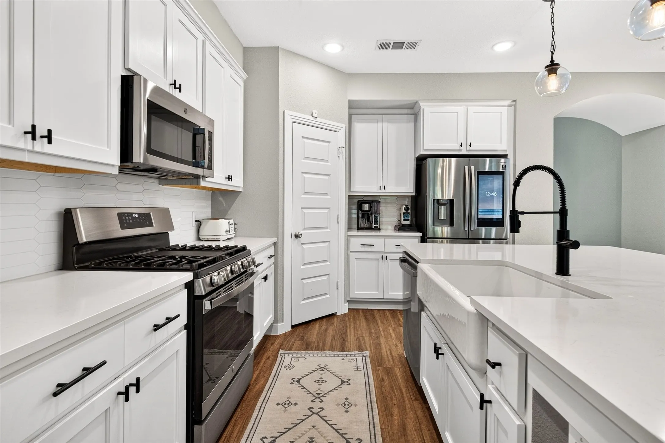 Single Family Residence For Sale in Kaufman County , 2121 Hobby Drive, Forney, Texas 75126, 3 Bedroom, 3 Bathroom, 2 Garage spaces, 2,282 Sqft, built in 2021, mls#21389457, Real Estate Agent in Forney, Homes For Sale in Kaufman county, Homes For Sale in Forney, Realtor in Forney Texas, Real Estate Brokerage Independent Realty Texas, Luminita Cordes Realtor