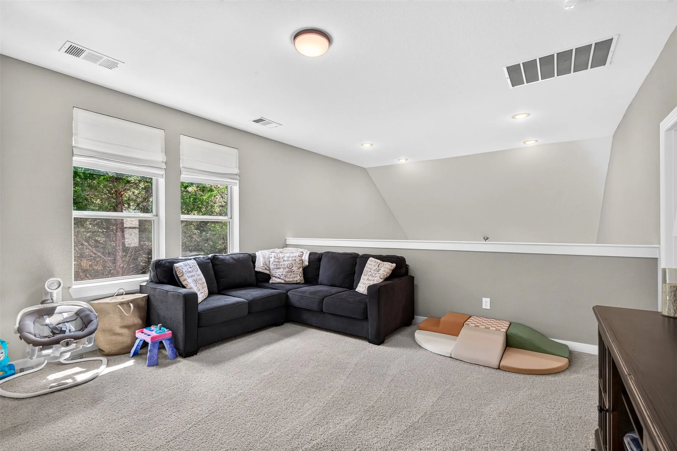 Single Family Residence For Sale in Kaufman County , 2121 Hobby Drive, Forney, Texas 75126, 3 Bedroom, 3 Bathroom, 2 Garage spaces, 2,282 Sqft, built in 2021, mls#21389457, Real Estate Agent in Forney, Homes For Sale in Kaufman county, Homes For Sale in Forney, Realtor in Forney Texas, Real Estate Brokerage Independent Realty Texas, Luminita Cordes Realtor