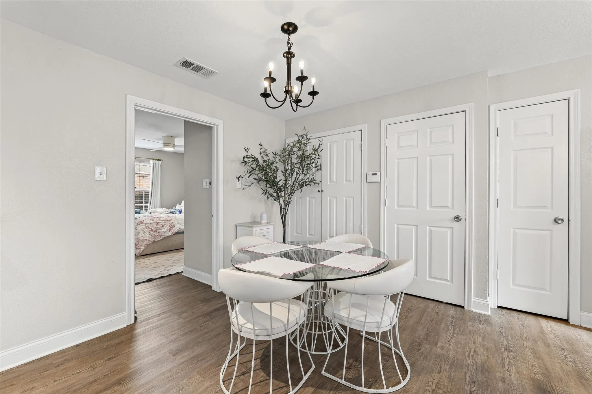 Duplex For Sale in Mc Lennan County , 1301 Wood Avenue A & B, Waco, Texas 76706, 2 Bedroom, 2 Bathroom, Garage spaces, 0 Sqft, built in 2000, mls#21393402, Real Estate Agent in Waco, Homes For Sale in Mc Lennan county, Homes For Sale in Waco, Realtor in Waco Texas, Real Estate Brokerage Independent Realty Texas, Luminita Cordes Realtor