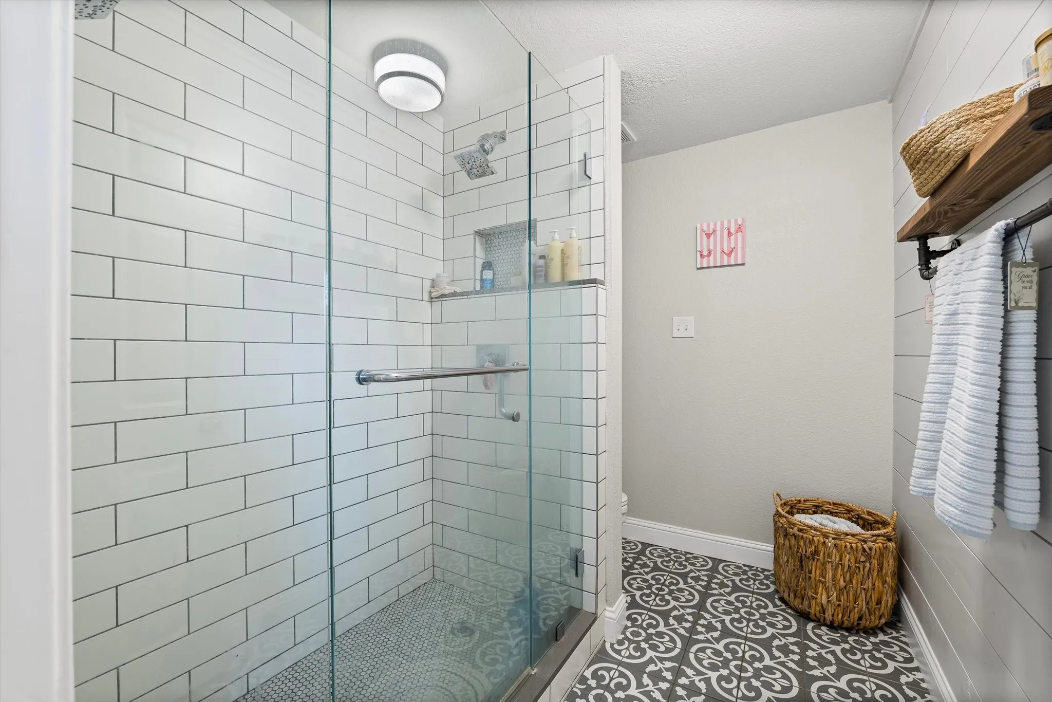 Duplex For Sale in Mc Lennan County , 1301 Wood Avenue A & B, Waco, Texas 76706, 2 Bedroom, 2 Bathroom, Garage spaces, 0 Sqft, built in 2000, mls#21393402, Real Estate Agent in Waco, Homes For Sale in Mc Lennan county, Homes For Sale in Waco, Realtor in Waco Texas, Real Estate Brokerage Independent Realty Texas, Luminita Cordes Realtor