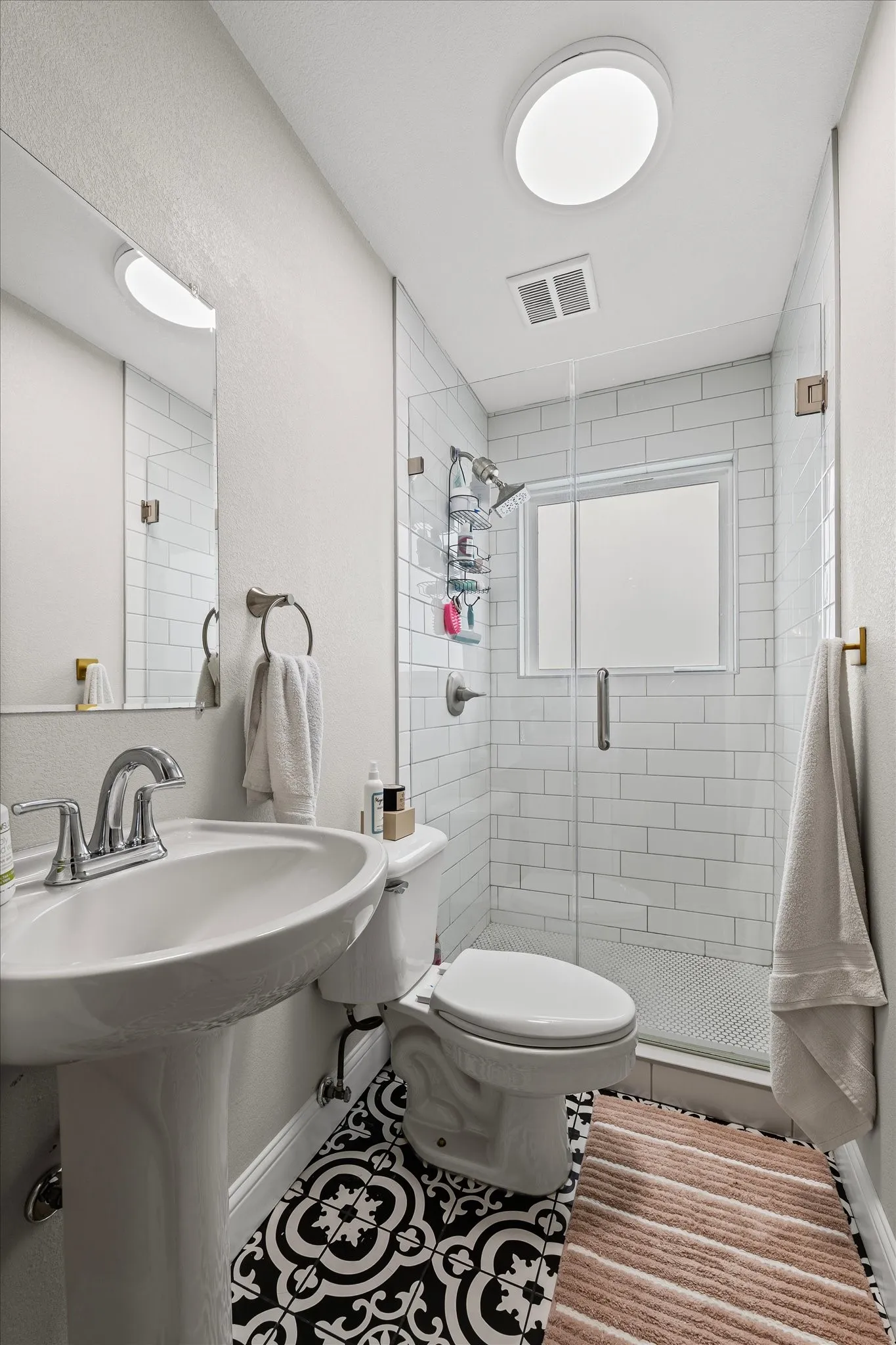 Duplex For Sale in Mc Lennan County , 1301 Wood Avenue A & B, Waco, Texas 76706, 2 Bedroom, 2 Bathroom, Garage spaces, 0 Sqft, built in 2000, mls#21393402, Real Estate Agent in Waco, Homes For Sale in Mc Lennan county, Homes For Sale in Waco, Realtor in Waco Texas, Real Estate Brokerage Independent Realty Texas, Luminita Cordes Realtor