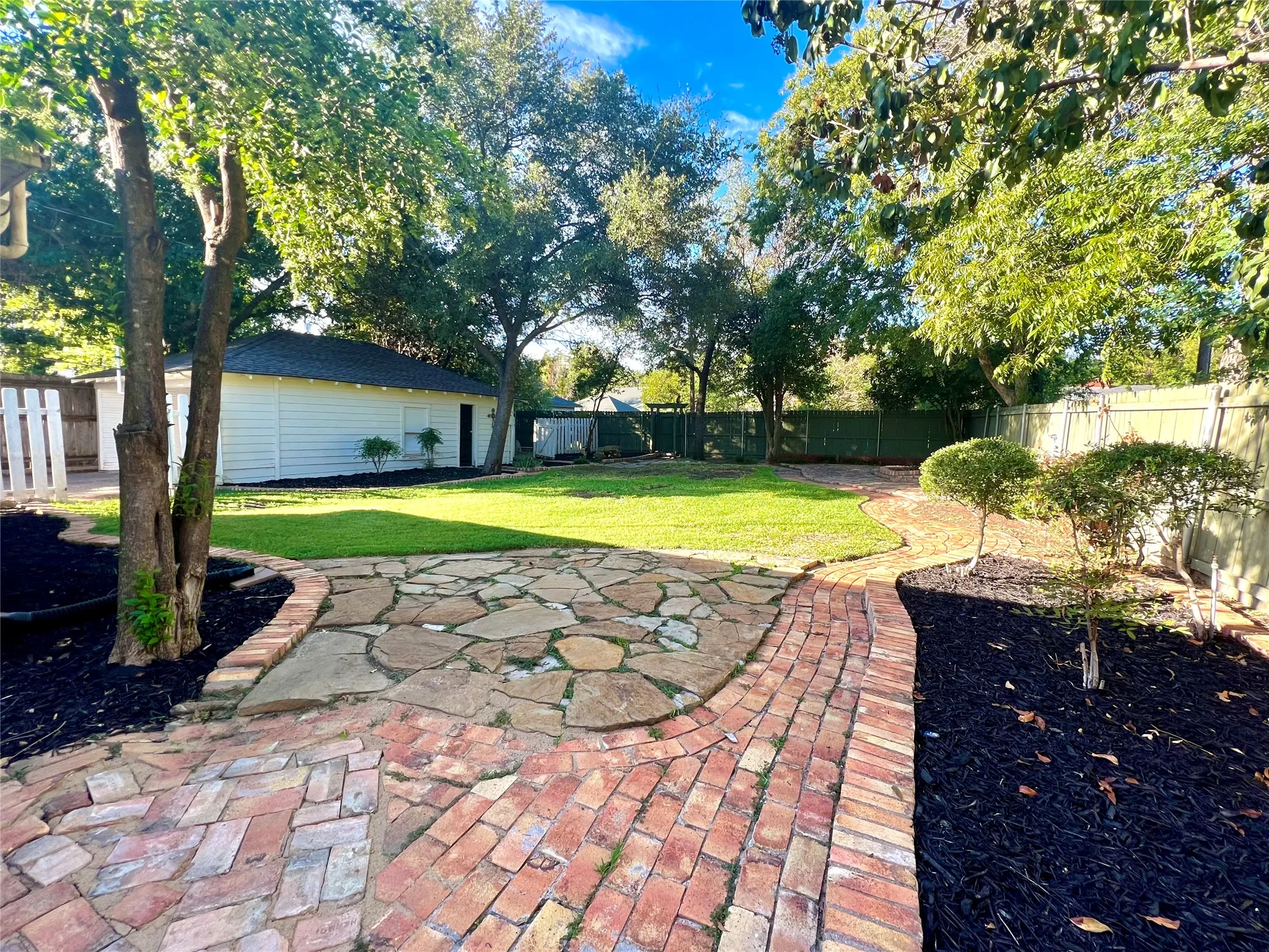Single Family Residence For Sale in Brown County , 2003 Elizabeth Drive, Brownwood, Texas 76801, 3 Bedroom, 3 Bathroom, Garage spaces, 2,392 Sqft, built in 0, mls#21392801, Real Estate Agent in Brownwood, Homes For Sale in Brown county, Homes For Sale in Brownwood, Realtor in Brownwood Texas, Real Estate Brokerage Independent Realty Texas, Luminita Cordes Realtor