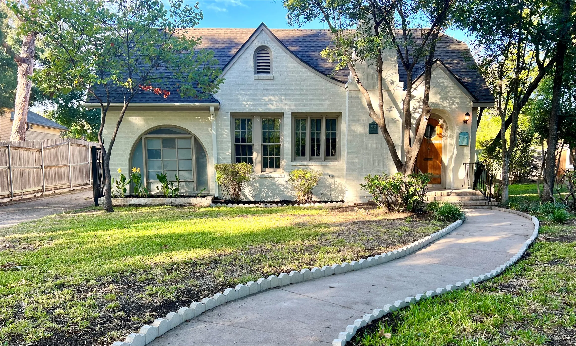 Single Family Residence For Sale in Brown County , 2003 Elizabeth Drive, Brownwood, Texas 76801, 3 Bedroom, 3 Bathroom, Garage spaces, 2,392 Sqft, built in 0, mls#21392801, Real Estate Agent in Brownwood, Homes For Sale in Brown county, Homes For Sale in Brownwood, Realtor in Brownwood Texas, Real Estate Brokerage Independent Realty Texas, Luminita Cordes Realtor