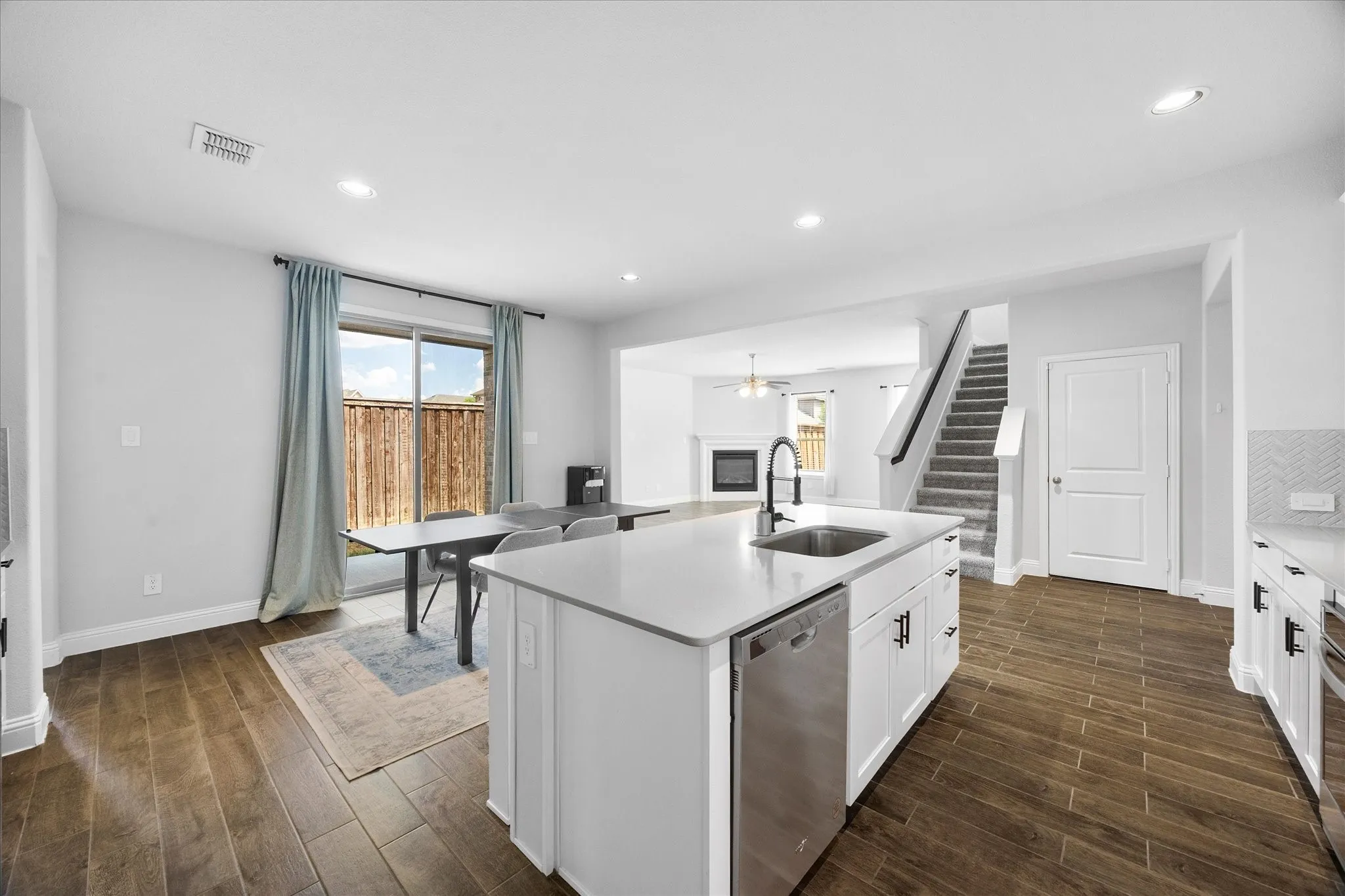 Everyone loves a kitchen center island