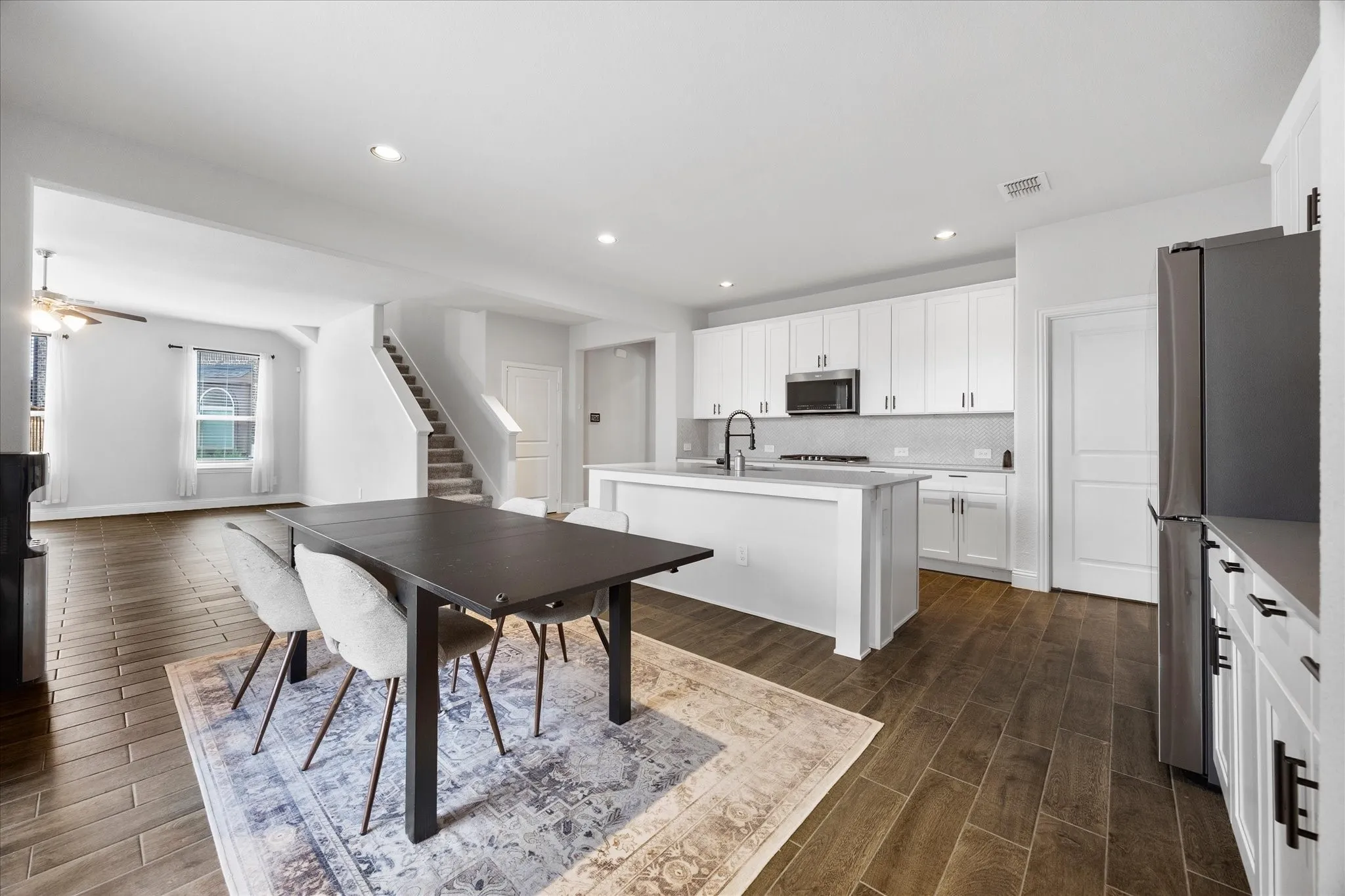 Host your family dinners here