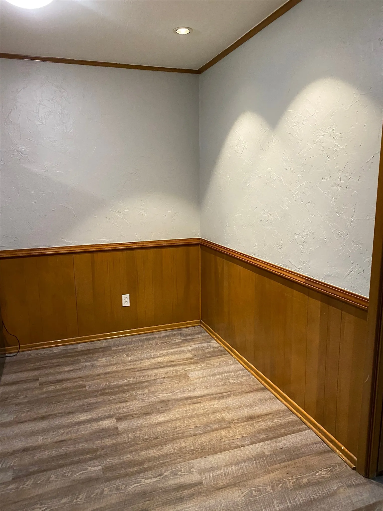 Single Family Residence For Rent in Tarrant County , 3621 Winifred Drive, Fort Worth, Texas 76133, 3 Bedroom, 2 Bathroom, 2 Garage spaces, 1,967 Sqft, built in 1964, mls#21371378, Real Estate Agent in Fort Worth, Homes For Rent in Tarrant county, Homes For Rent in Fort Worth, Realtor in Fort Worth Texas, Real Estate Brokerage Independent Realty Texas, Luminita Cordes Realtor