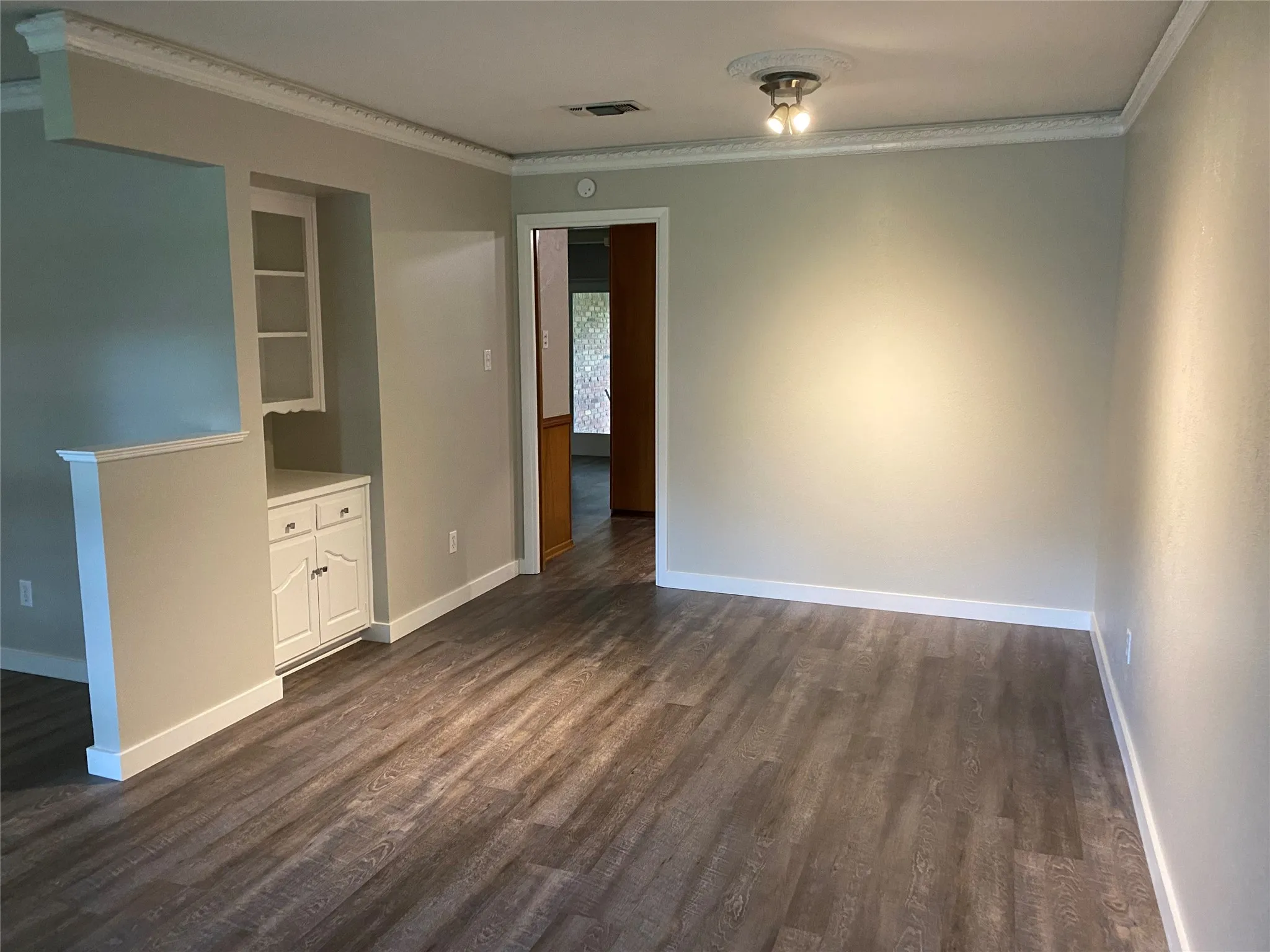 Single Family Residence For Rent in Tarrant County , 3621 Winifred Drive, Fort Worth, Texas 76133, 3 Bedroom, 2 Bathroom, 2 Garage spaces, 1,967 Sqft, built in 1964, mls#21371378, Real Estate Agent in Fort Worth, Homes For Rent in Tarrant county, Homes For Rent in Fort Worth, Realtor in Fort Worth Texas, Real Estate Brokerage Independent Realty Texas, Luminita Cordes Realtor