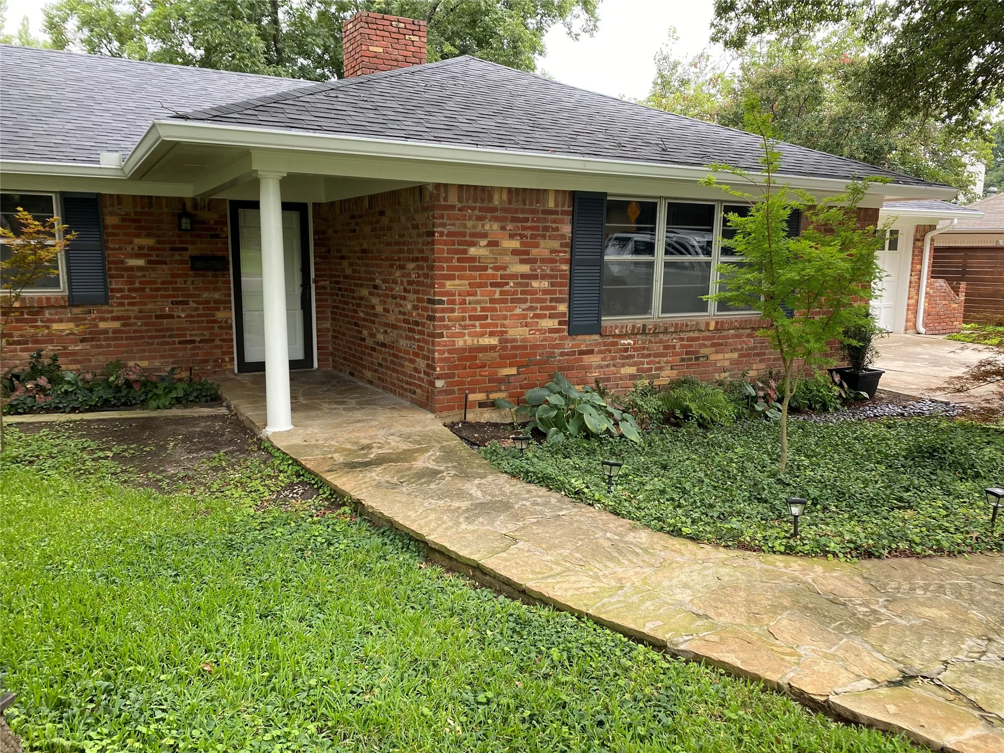 Single Family Residence For Rent in Tarrant County , 3621 Winifred Drive, Fort Worth, Texas 76133, 3 Bedroom, 2 Bathroom, 2 Garage spaces, 1,967 Sqft, built in 1964, mls#21371378, Real Estate Agent in Fort Worth, Homes For Rent in Tarrant county, Homes For Rent in Fort Worth, Realtor in Fort Worth Texas, Real Estate Brokerage Independent Realty Texas, Luminita Cordes Realtor