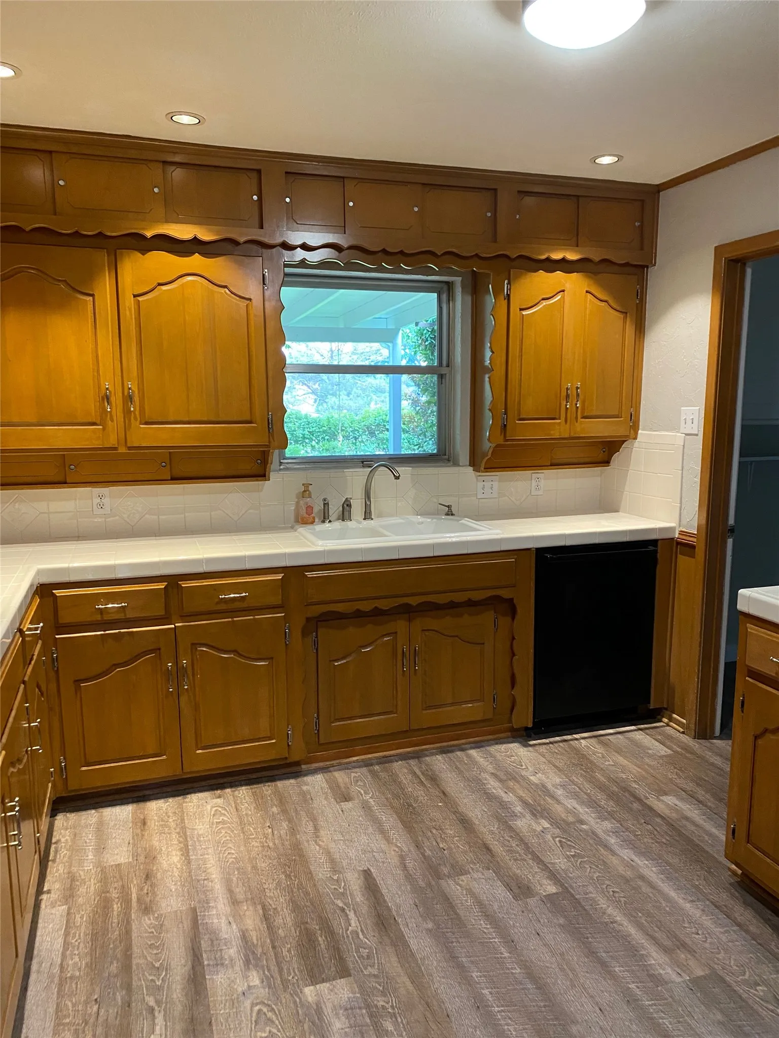 Single Family Residence For Rent in Tarrant County , 3621 Winifred Drive, Fort Worth, Texas 76133, 3 Bedroom, 2 Bathroom, 2 Garage spaces, 1,967 Sqft, built in 1964, mls#21371378, Real Estate Agent in Fort Worth, Homes For Rent in Tarrant county, Homes For Rent in Fort Worth, Realtor in Fort Worth Texas, Real Estate Brokerage Independent Realty Texas, Luminita Cordes Realtor