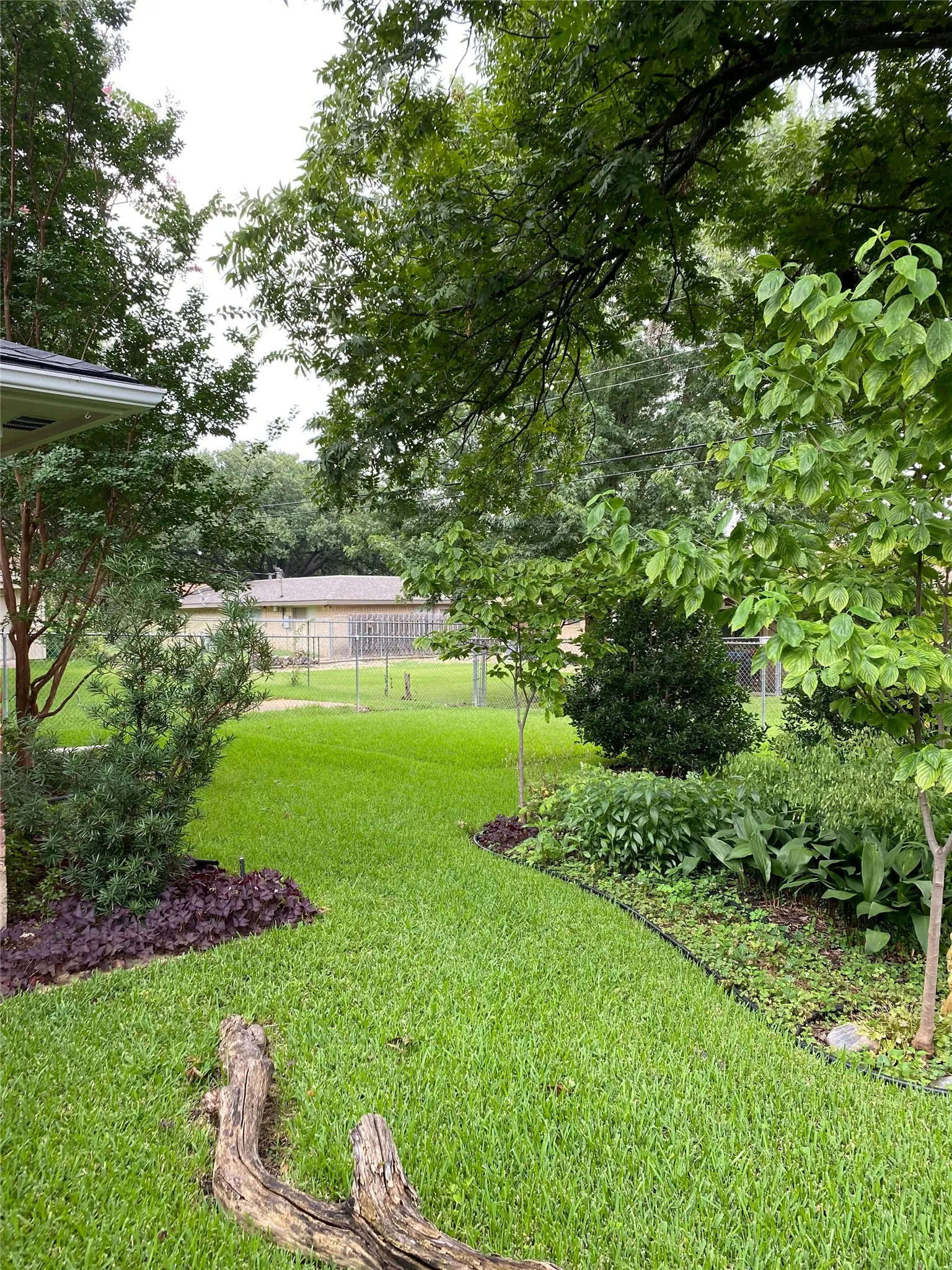 Single Family Residence For Rent in Tarrant County , 3621 Winifred Drive, Fort Worth, Texas 76133, 3 Bedroom, 2 Bathroom, 2 Garage spaces, 1,967 Sqft, built in 1964, mls#21371378, Real Estate Agent in Fort Worth, Homes For Rent in Tarrant county, Homes For Rent in Fort Worth, Realtor in Fort Worth Texas, Real Estate Brokerage Independent Realty Texas, Luminita Cordes Realtor