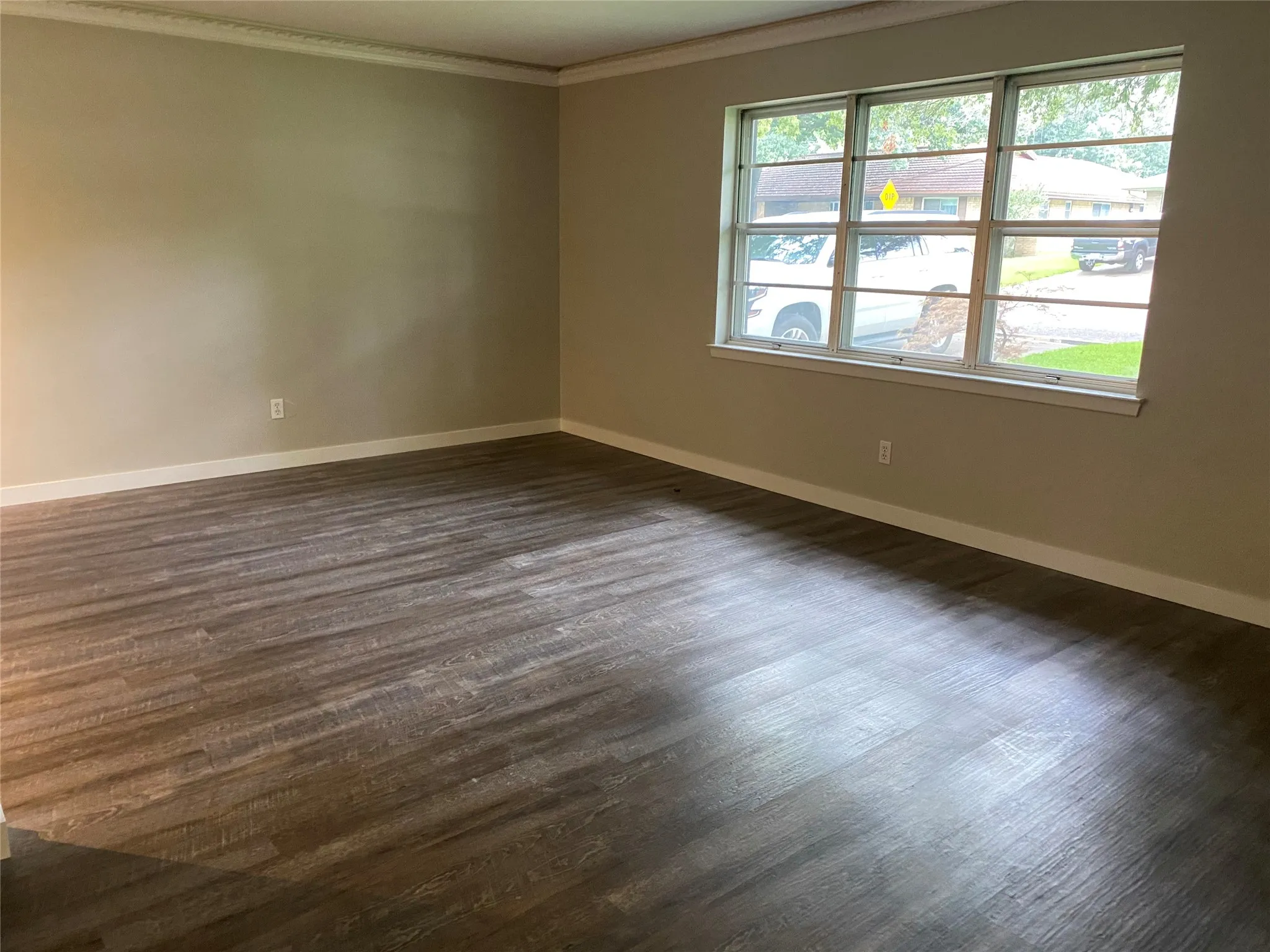 Single Family Residence For Rent in Tarrant County , 3621 Winifred Drive, Fort Worth, Texas 76133, 3 Bedroom, 2 Bathroom, 2 Garage spaces, 1,967 Sqft, built in 1964, mls#21371378, Real Estate Agent in Fort Worth, Homes For Rent in Tarrant county, Homes For Rent in Fort Worth, Realtor in Fort Worth Texas, Real Estate Brokerage Independent Realty Texas, Luminita Cordes Realtor