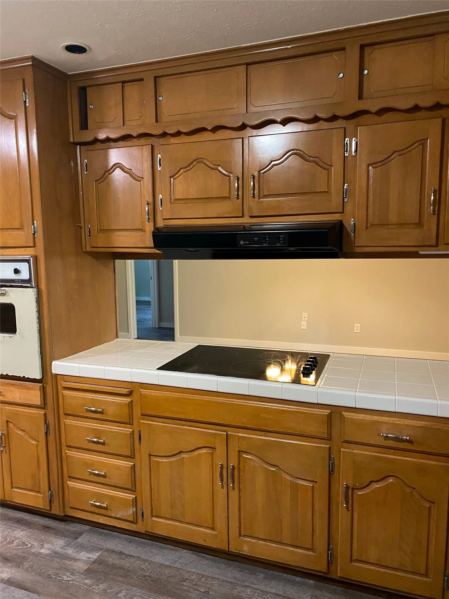 Single Family Residence For Rent in Tarrant County , 3621 Winifred Drive, Fort Worth, Texas 76133, 3 Bedroom, 2 Bathroom, 2 Garage spaces, 1,967 Sqft, built in 1964, mls#21371378, Real Estate Agent in Fort Worth, Homes For Rent in Tarrant county, Homes For Rent in Fort Worth, Realtor in Fort Worth Texas, Real Estate Brokerage Independent Realty Texas, Luminita Cordes Realtor