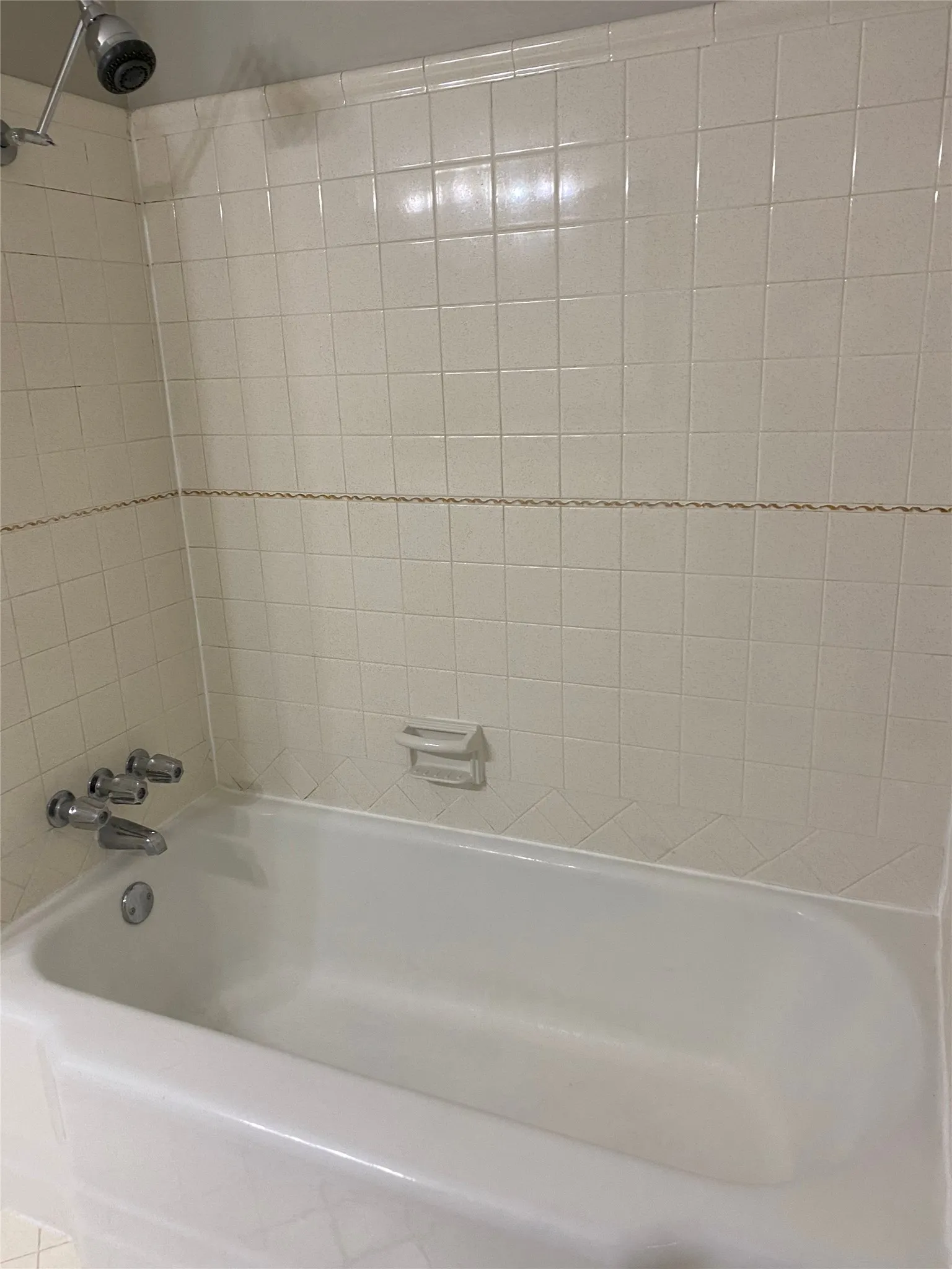 Single Family Residence For Rent in Tarrant County , 3621 Winifred Drive, Fort Worth, Texas 76133, 3 Bedroom, 2 Bathroom, 2 Garage spaces, 1,967 Sqft, built in 1964, mls#21371378, Real Estate Agent in Fort Worth, Homes For Rent in Tarrant county, Homes For Rent in Fort Worth, Realtor in Fort Worth Texas, Real Estate Brokerage Independent Realty Texas, Luminita Cordes Realtor
