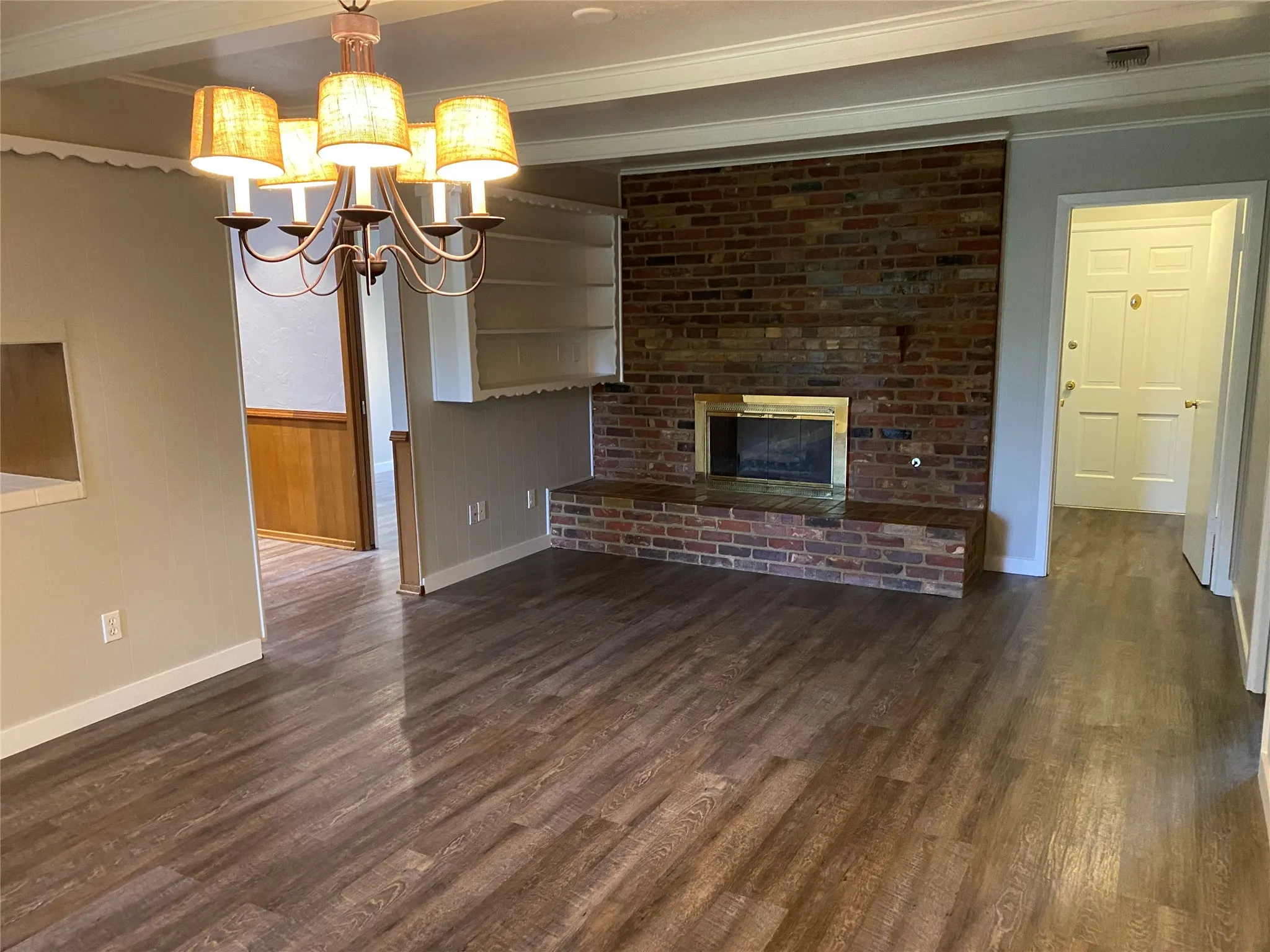 Single Family Residence For Rent in Tarrant County , 3621 Winifred Drive, Fort Worth, Texas 76133, 3 Bedroom, 2 Bathroom, 2 Garage spaces, 1,967 Sqft, built in 1964, mls#21371378, Real Estate Agent in Fort Worth, Homes For Rent in Tarrant county, Homes For Rent in Fort Worth, Realtor in Fort Worth Texas, Real Estate Brokerage Independent Realty Texas, Luminita Cordes Realtor