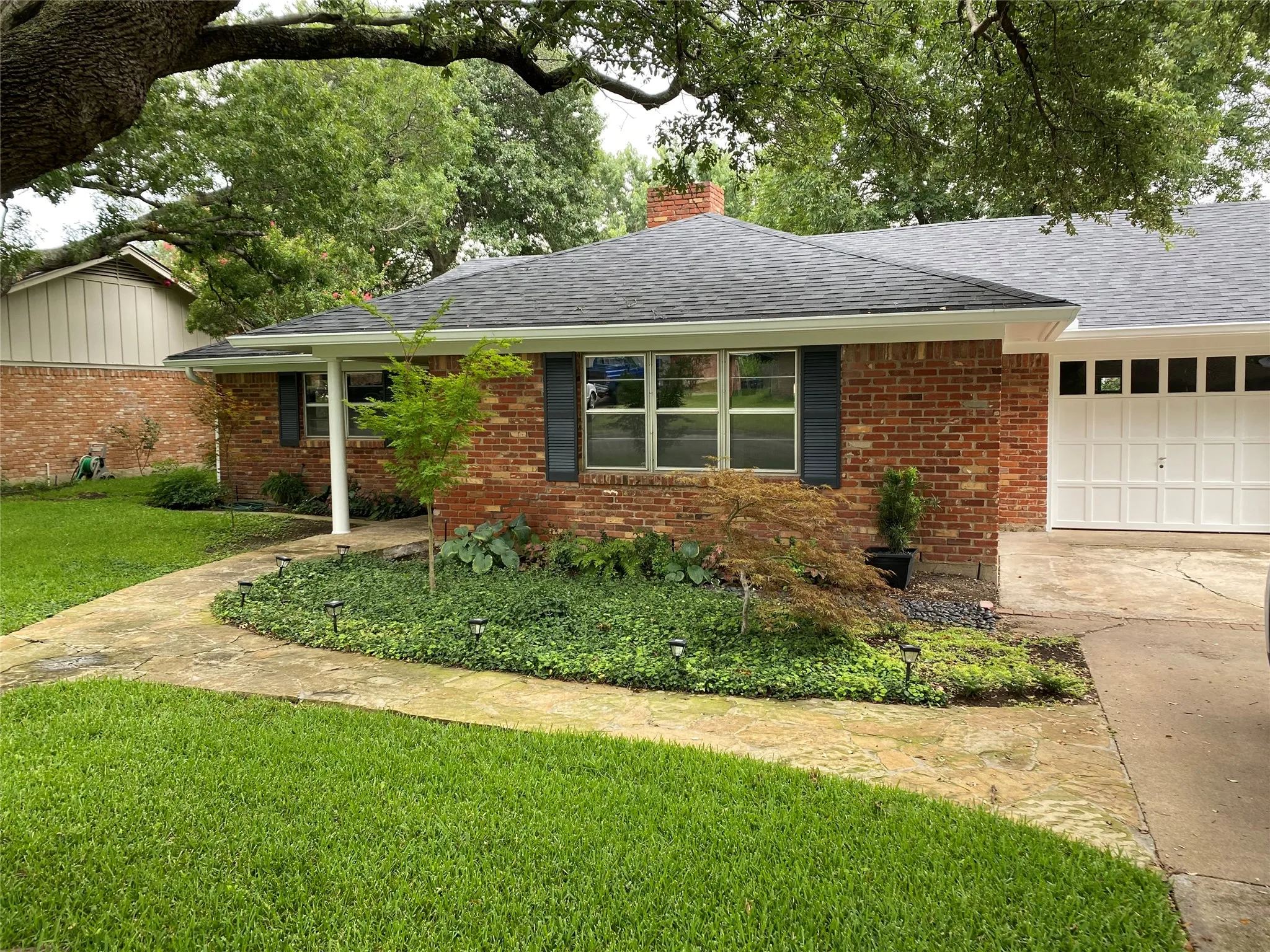 Single Family Residence For Rent in Tarrant County , 3621 Winifred Drive, Fort Worth, Texas 76133, 3 Bedroom, 2 Bathroom, 2 Garage spaces, 1,967 Sqft, built in 1964, mls#21371378, Real Estate Agent in Fort Worth, Homes For Rent in Tarrant county, Homes For Rent in Fort Worth, Realtor in Fort Worth Texas, Real Estate Brokerage Independent Realty Texas, Luminita Cordes Realtor