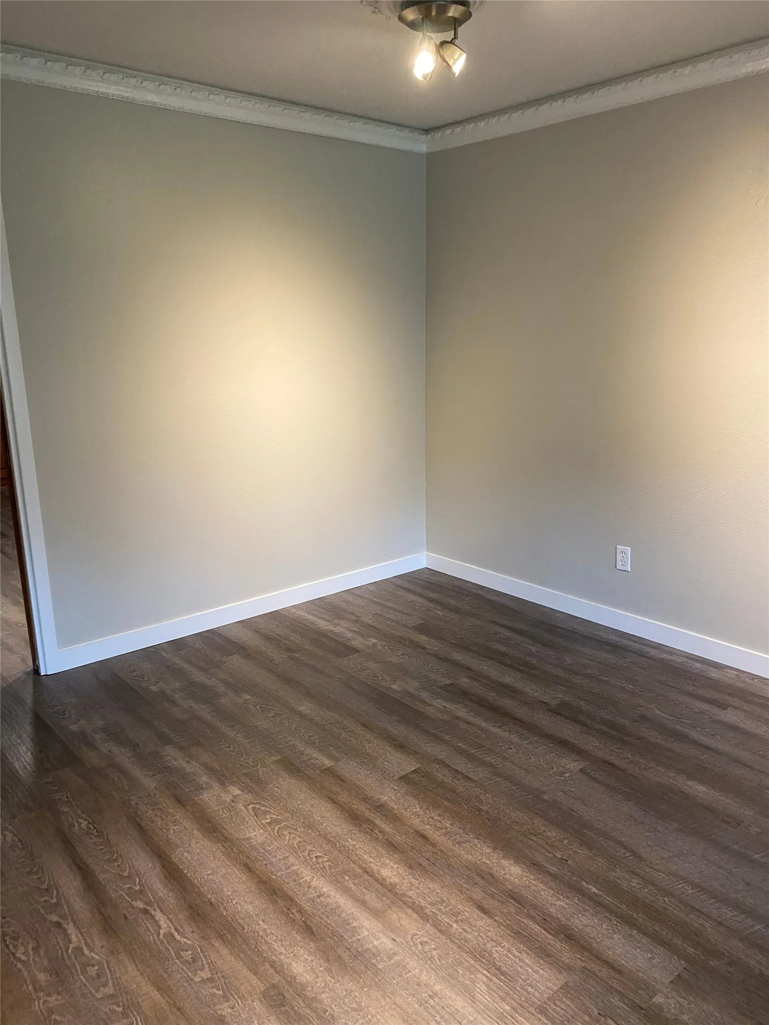 Single Family Residence For Rent in Tarrant County , 3621 Winifred Drive, Fort Worth, Texas 76133, 3 Bedroom, 2 Bathroom, 2 Garage spaces, 1,967 Sqft, built in 1964, mls#21371378, Real Estate Agent in Fort Worth, Homes For Rent in Tarrant county, Homes For Rent in Fort Worth, Realtor in Fort Worth Texas, Real Estate Brokerage Independent Realty Texas, Luminita Cordes Realtor