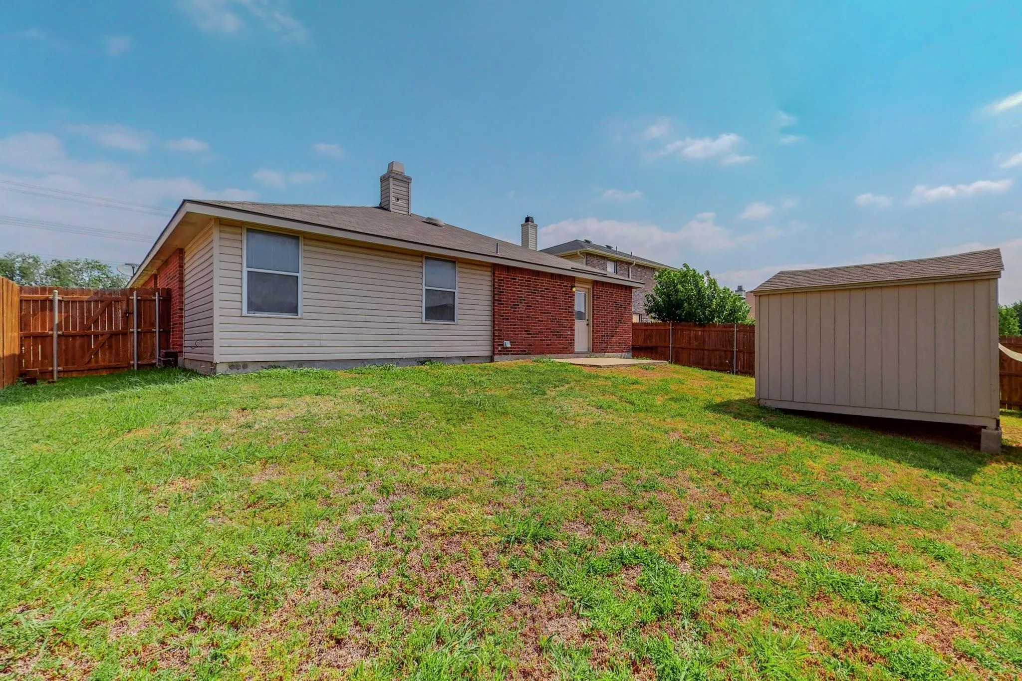 Single Family Residence For Rent in Tarrant County , 645 Granite Ridge Drive, Fort Worth, Texas 76179, 3 Bedroom, 2 Bathroom, 2 Garage spaces, 1,518 Sqft, built in 2005, mls#21393315, Real Estate Agent in Fort Worth, Homes For Rent in Tarrant county, Homes For Rent in Fort Worth, Realtor in Fort Worth Texas, Real Estate Brokerage Independent Realty Texas, Luminita Cordes Realtor