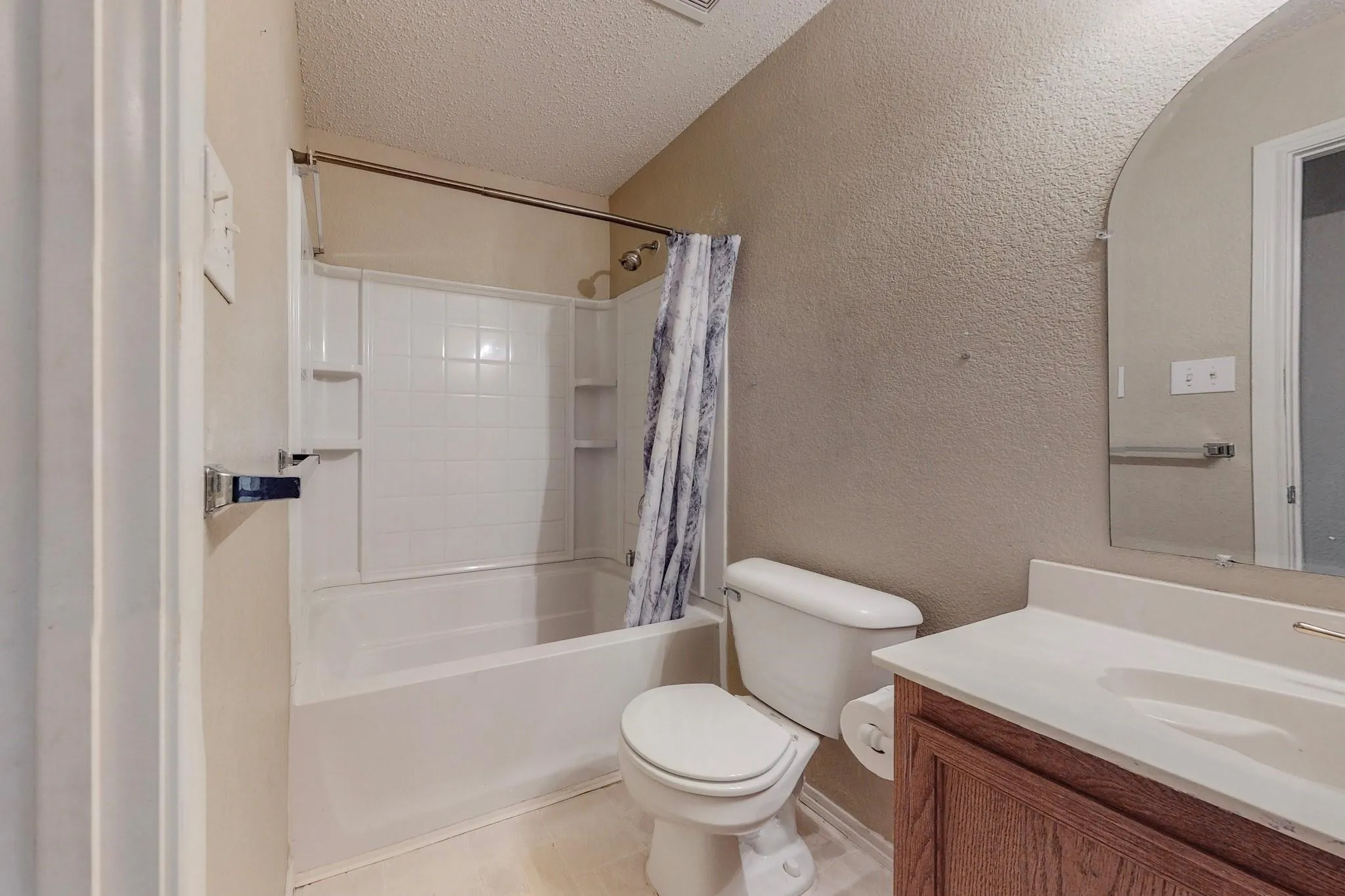 Single Family Residence For Rent in Tarrant County , 645 Granite Ridge Drive, Fort Worth, Texas 76179, 3 Bedroom, 2 Bathroom, 2 Garage spaces, 1,518 Sqft, built in 2005, mls#21393315, Real Estate Agent in Fort Worth, Homes For Rent in Tarrant county, Homes For Rent in Fort Worth, Realtor in Fort Worth Texas, Real Estate Brokerage Independent Realty Texas, Luminita Cordes Realtor