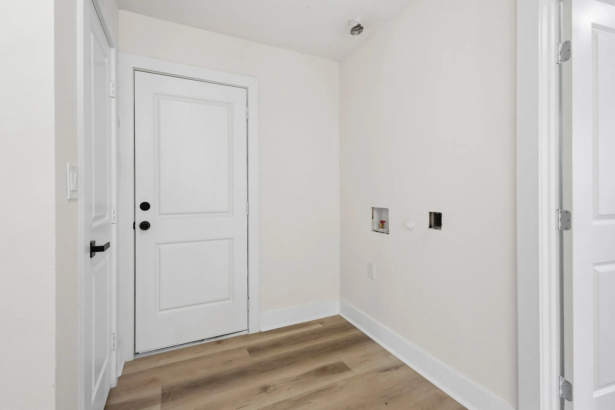Single Family Residence For Rent in Tarrant County , 621 TRUMAN Street, Arlington, Texas 76011, 3 Bedroom, 2 Bathroom, Garage spaces, 1,780 Sqft, built in 1958, mls#21393391, Real Estate Agent in Arlington, Homes For Rent in Tarrant county, Homes For Rent in Arlington, Realtor in Arlington Texas, Real Estate Brokerage Independent Realty Texas, Luminita Cordes Realtor