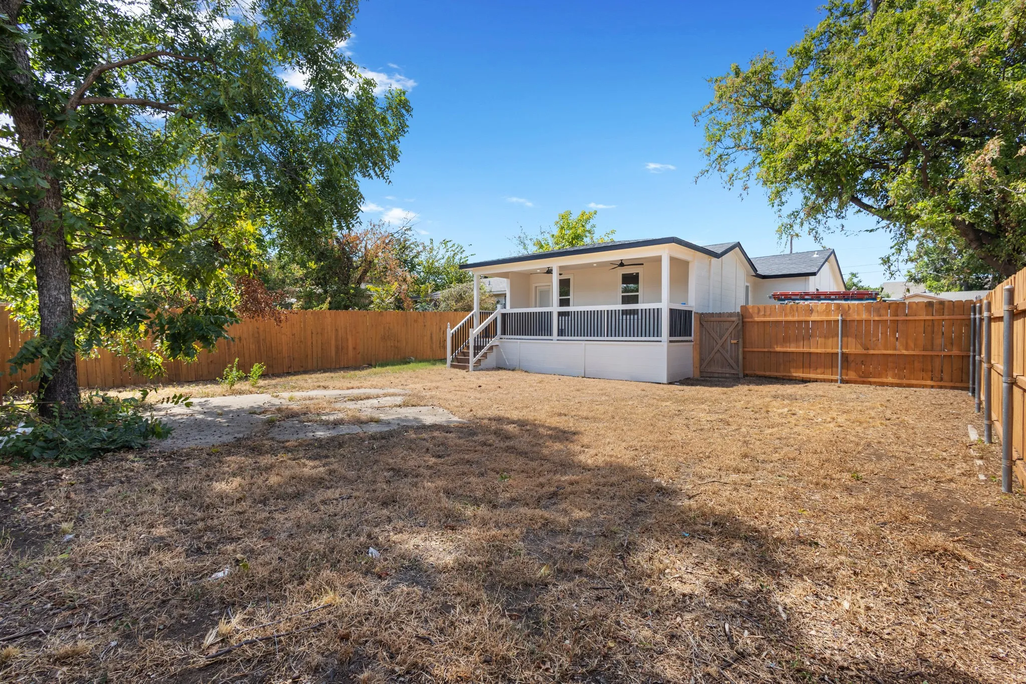 Single Family Residence For Rent in Tarrant County , 621 TRUMAN Street, Arlington, Texas 76011, 3 Bedroom, 2 Bathroom, Garage spaces, 1,780 Sqft, built in 1958, mls#21393391, Real Estate Agent in Arlington, Homes For Rent in Tarrant county, Homes For Rent in Arlington, Realtor in Arlington Texas, Real Estate Brokerage Independent Realty Texas, Luminita Cordes Realtor