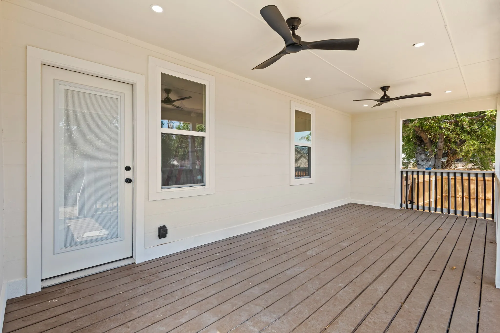 Single Family Residence For Rent in Tarrant County , 621 TRUMAN Street, Arlington, Texas 76011, 3 Bedroom, 2 Bathroom, Garage spaces, 1,780 Sqft, built in 1958, mls#21393391, Real Estate Agent in Arlington, Homes For Rent in Tarrant county, Homes For Rent in Arlington, Realtor in Arlington Texas, Real Estate Brokerage Independent Realty Texas, Luminita Cordes Realtor