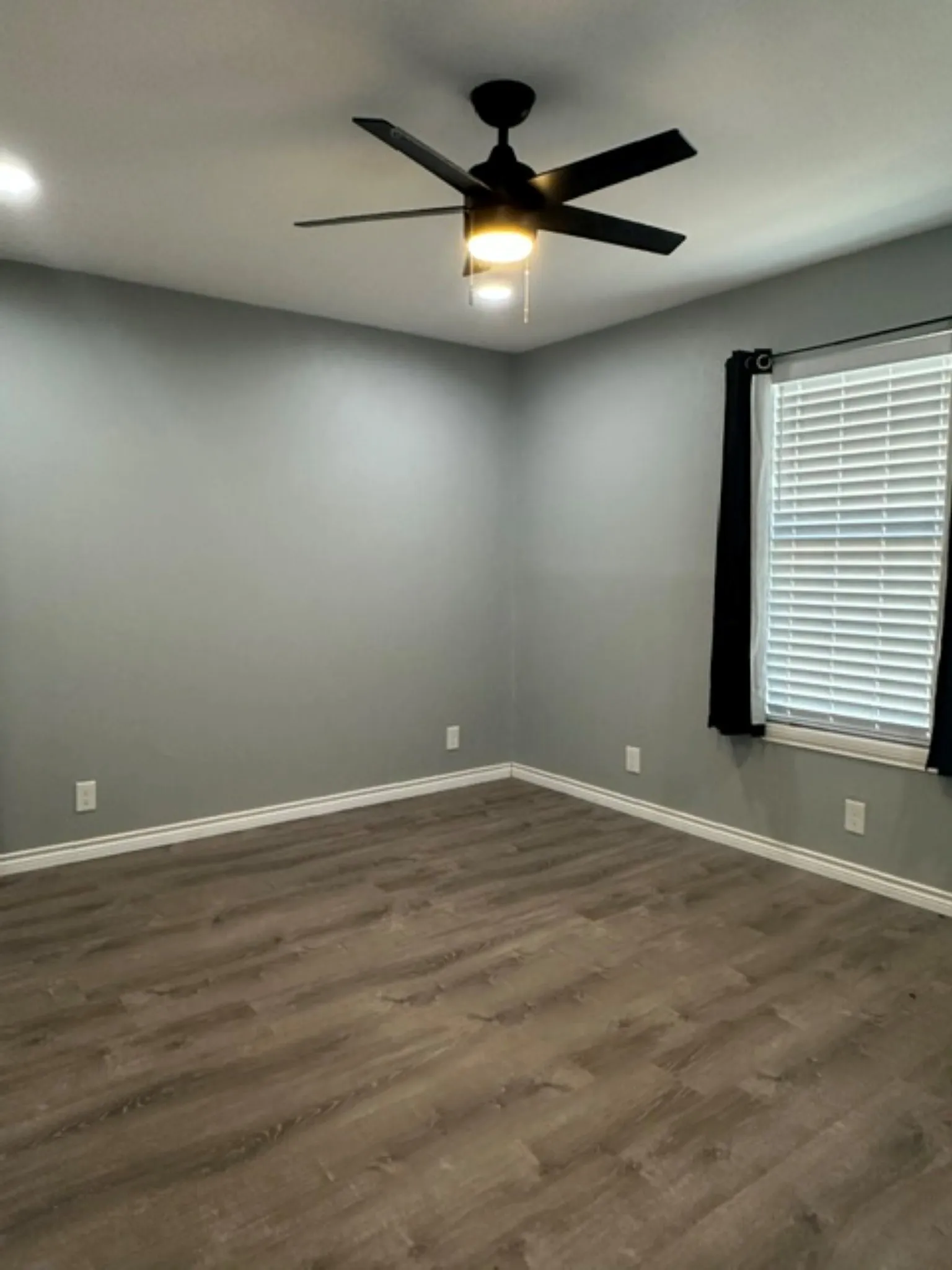 Other view of front bedroom
