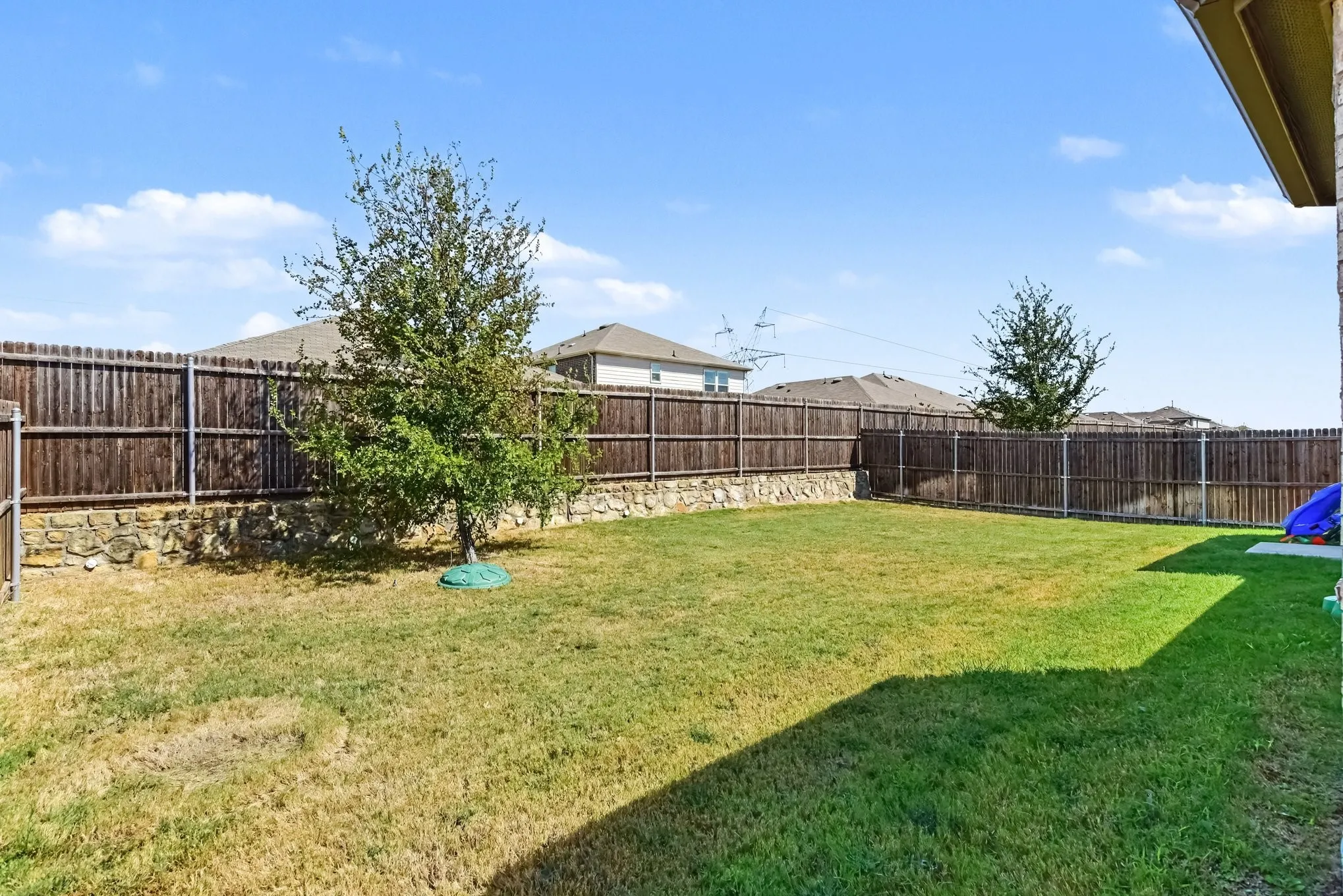 Single Family Residence For Sale in Hunt County , 1817 Elderberry Street, Royse City, Texas 75189, 4 Bedroom, 3 Bathroom, 2 Garage spaces, 1,992 Sqft, built in 2021, mls#21390700, Real Estate Agent in Royse City, Homes For Sale in Hunt county, Homes For Sale in Royse City, Realtor in Royse City Texas, Real Estate Brokerage Independent Realty Texas, Luminita Cordes Realtor