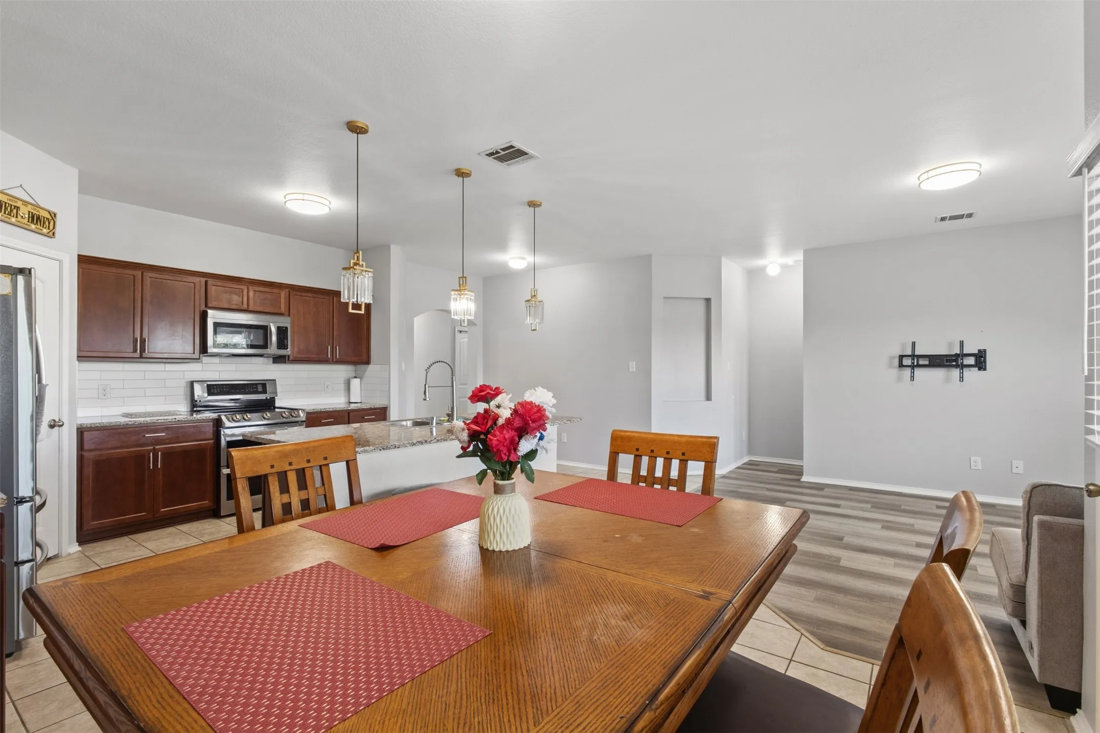 Single Family Residence For Rent in Rockwall County , 2008 Brisbon Street, Fate, Texas 75189, 4 Bedroom, 2 Bathroom, 2 Garage spaces, 1,561 Sqft, built in 2017, mls#21393425, Real Estate Agent in Fate, Homes For Rent in Rockwall county, Homes For Rent in Fate, Realtor in Fate Texas, Real Estate Brokerage Independent Realty Texas, Luminita Cordes Realtor