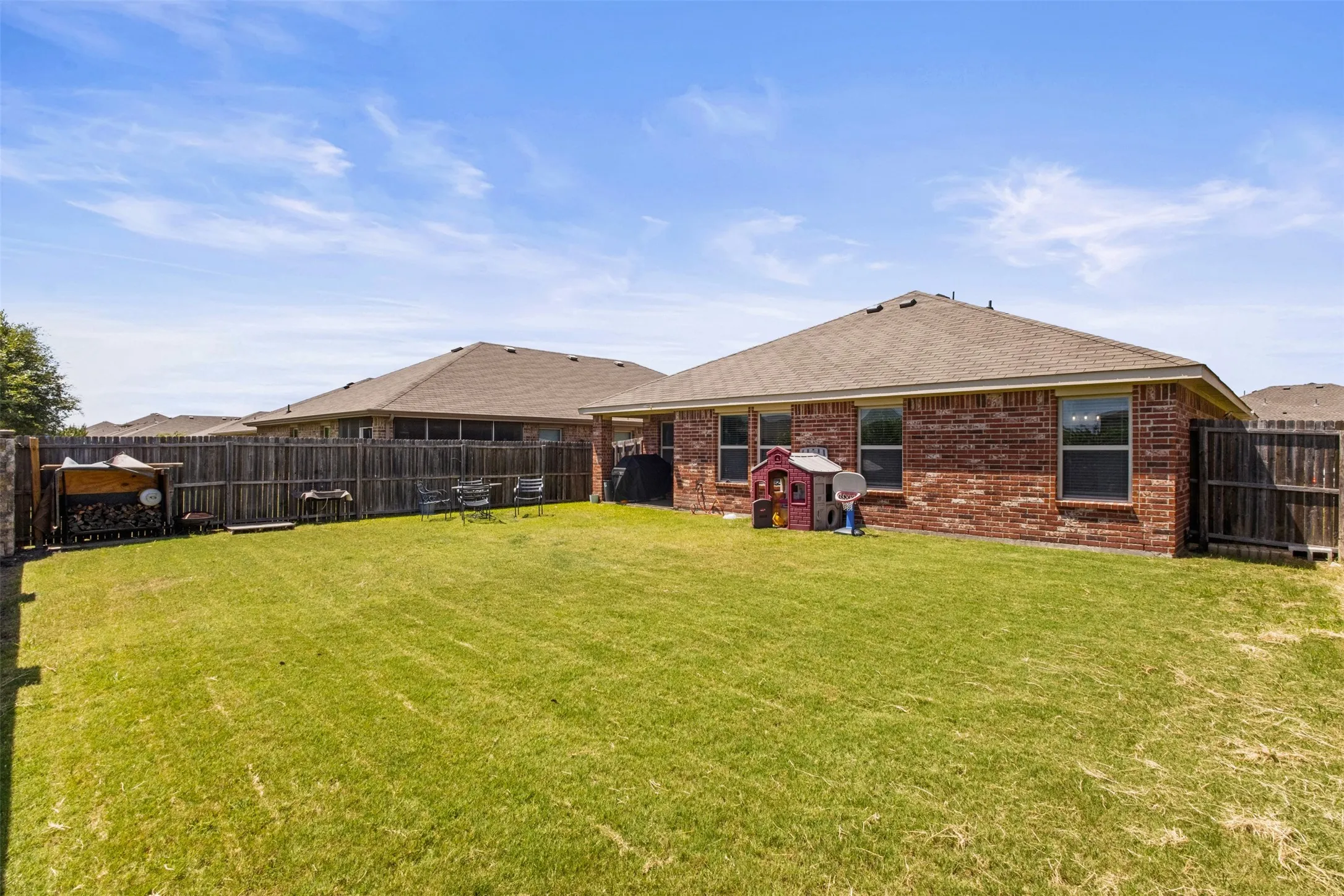 Single Family Residence For Rent in Rockwall County , 2008 Brisbon Street, Fate, Texas 75189, 4 Bedroom, 2 Bathroom, 2 Garage spaces, 1,561 Sqft, built in 2017, mls#21393425, Real Estate Agent in Fate, Homes For Rent in Rockwall county, Homes For Rent in Fate, Realtor in Fate Texas, Real Estate Brokerage Independent Realty Texas, Luminita Cordes Realtor