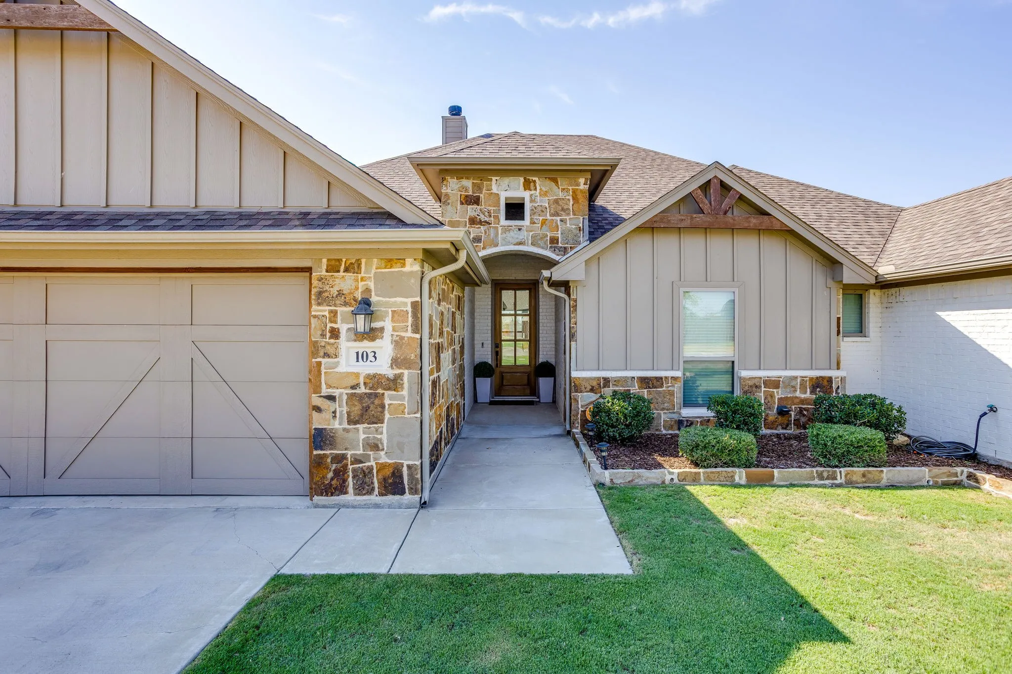 Single Family Residence For Sale in Johnson County , 103 Tall Pine Drive, Godley, Texas 76044, 4 Bedroom, 2 Bathroom, 2 Garage spaces, 2,424 Sqft, built in 2021, mls#21391362, Real Estate Agent in Godley, Homes For Sale in Johnson county, Homes For Sale in Godley, Realtor in Godley Texas, Real Estate Brokerage Independent Realty Texas, Luminita Cordes Realtor
