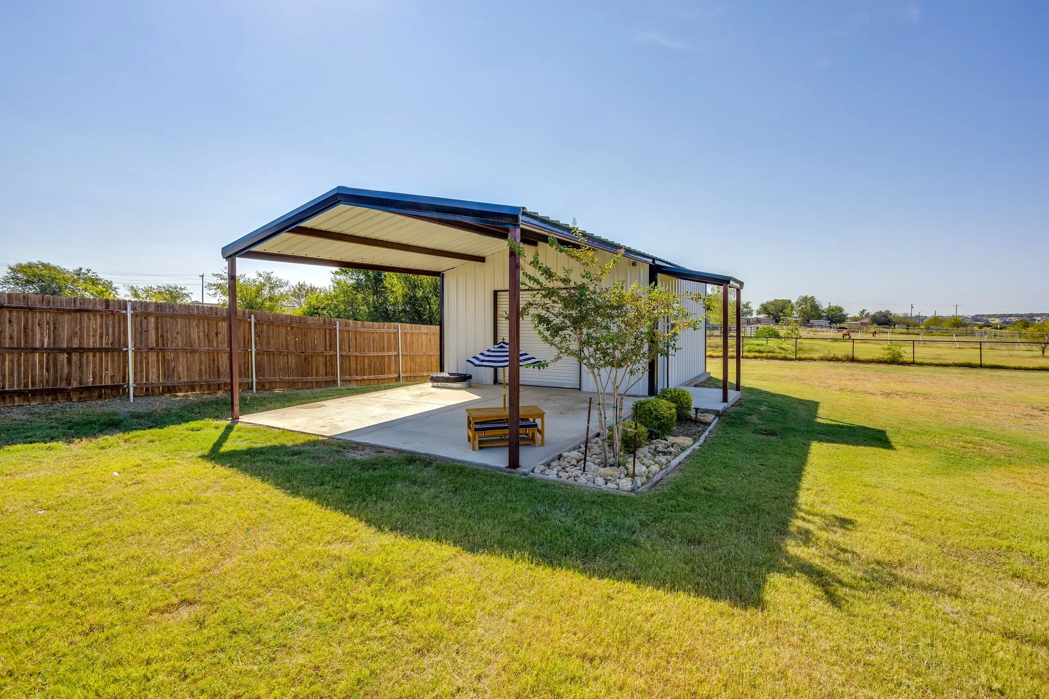 Single Family Residence For Sale in Johnson County , 103 Tall Pine Drive, Godley, Texas 76044, 4 Bedroom, 2 Bathroom, 2 Garage spaces, 2,424 Sqft, built in 2021, mls#21391362, Real Estate Agent in Godley, Homes For Sale in Johnson county, Homes For Sale in Godley, Realtor in Godley Texas, Real Estate Brokerage Independent Realty Texas, Luminita Cordes Realtor