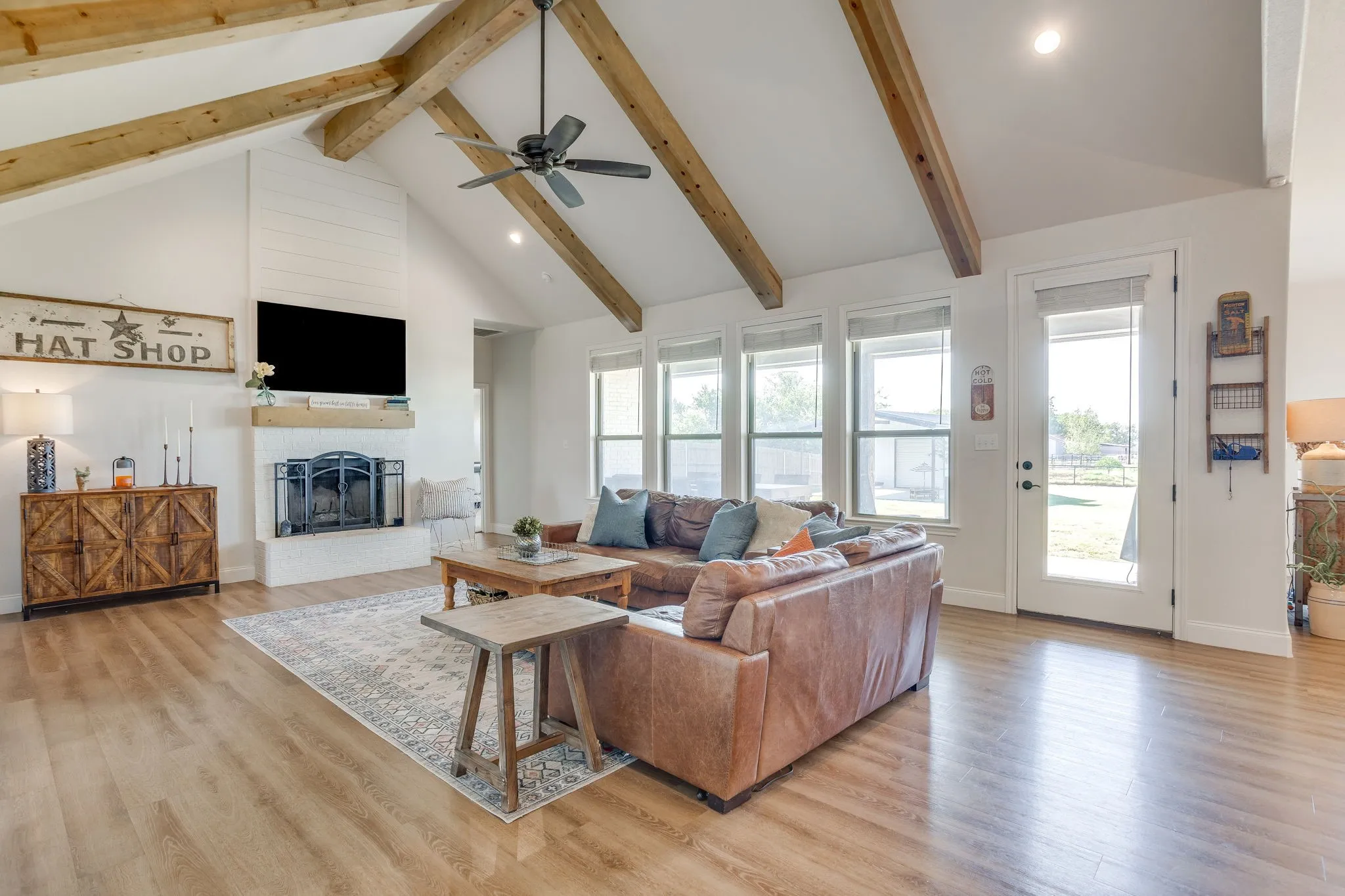 Single Family Residence For Sale in Johnson County , 103 Tall Pine Drive, Godley, Texas 76044, 4 Bedroom, 2 Bathroom, 2 Garage spaces, 2,424 Sqft, built in 2021, mls#21391362, Real Estate Agent in Godley, Homes For Sale in Johnson county, Homes For Sale in Godley, Realtor in Godley Texas, Real Estate Brokerage Independent Realty Texas, Luminita Cordes Realtor