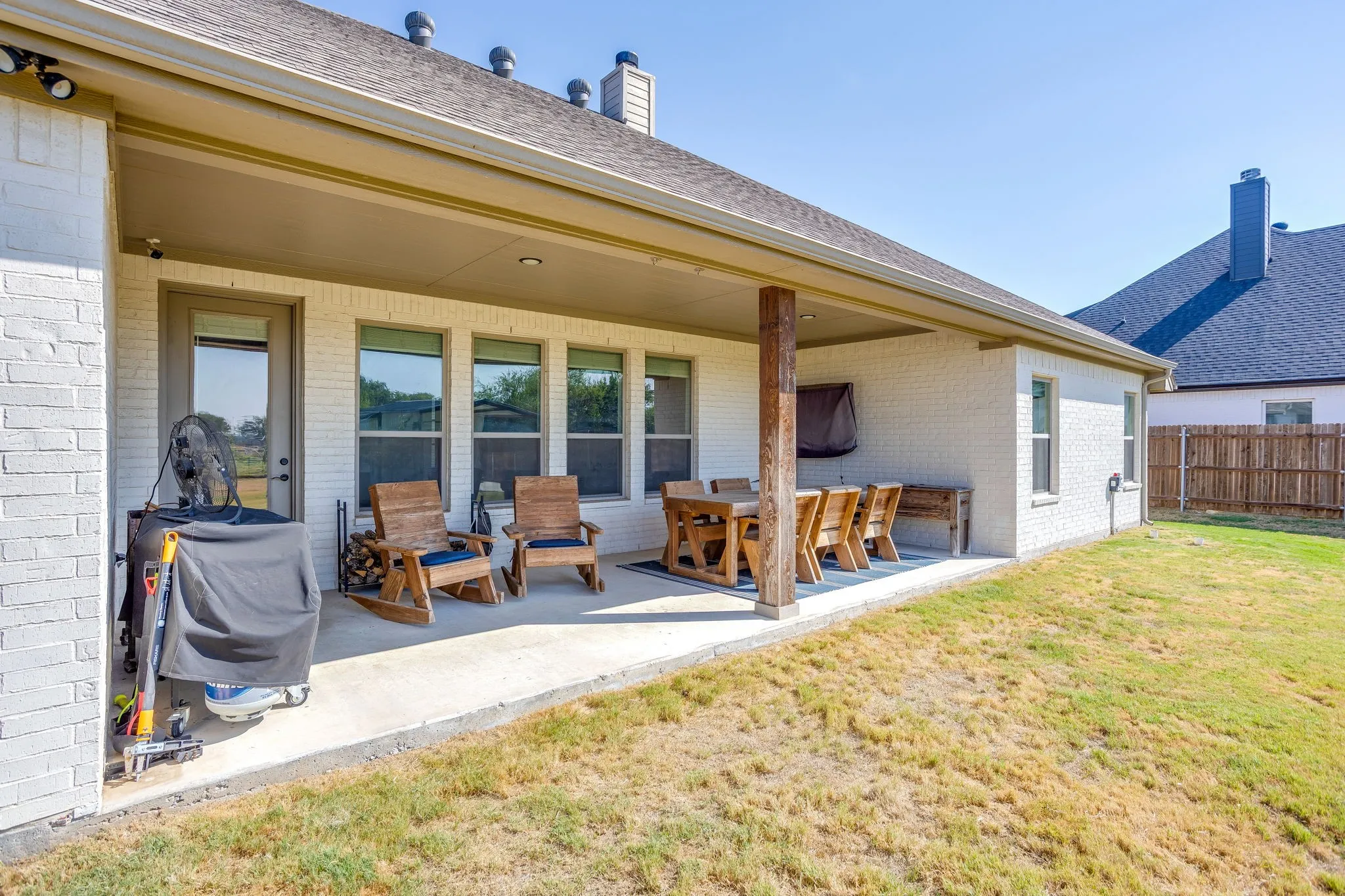 Single Family Residence For Sale in Johnson County , 103 Tall Pine Drive, Godley, Texas 76044, 4 Bedroom, 2 Bathroom, 2 Garage spaces, 2,424 Sqft, built in 2021, mls#21391362, Real Estate Agent in Godley, Homes For Sale in Johnson county, Homes For Sale in Godley, Realtor in Godley Texas, Real Estate Brokerage Independent Realty Texas, Luminita Cordes Realtor