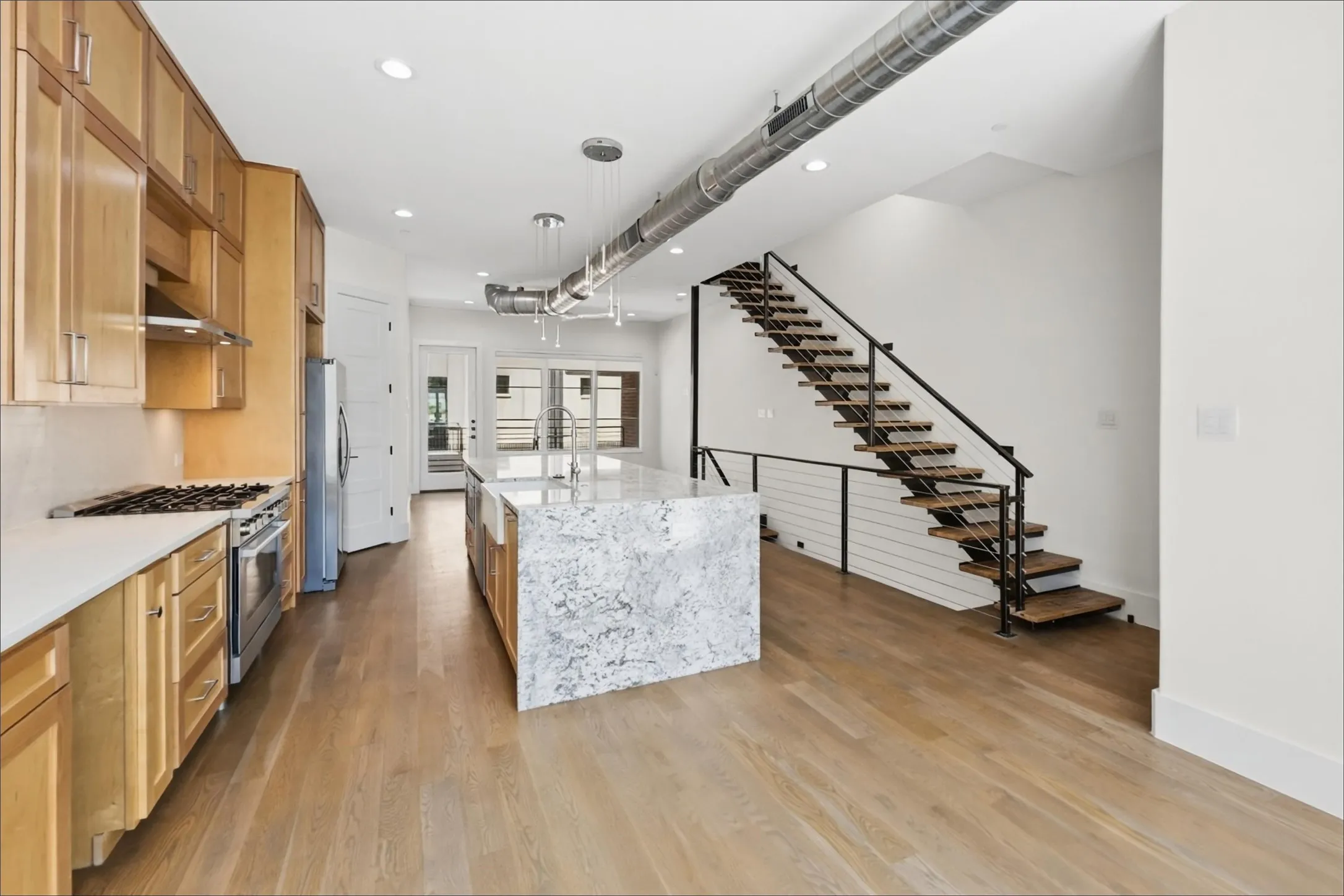 Townhouse For Rent in Tarrant County , 408 Rayner Avenue, Fort Worth, Texas 76111, 3 Bedroom, 4 Bathroom, 2 Garage spaces, 1,980 Sqft, built in 2021, mls#21393435, Real Estate Agent in Fort Worth, Homes For Rent in Tarrant county, Homes For Rent in Fort Worth, Realtor in Fort Worth Texas, Real Estate Brokerage Independent Realty Texas, Luminita Cordes Realtor