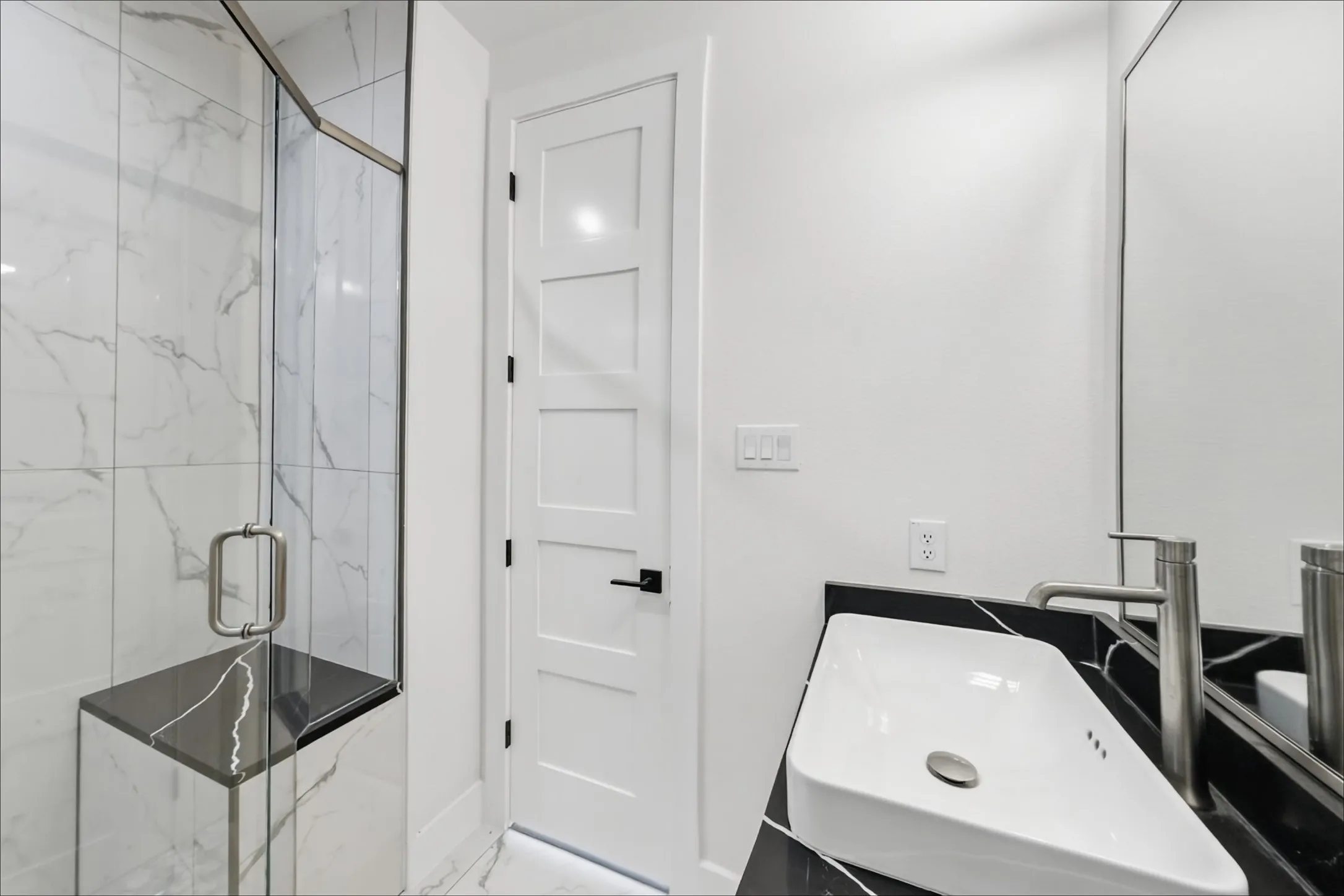 Townhouse For Rent in Tarrant County , 408 Rayner Avenue, Fort Worth, Texas 76111, 3 Bedroom, 4 Bathroom, 2 Garage spaces, 1,980 Sqft, built in 2021, mls#21393435, Real Estate Agent in Fort Worth, Homes For Rent in Tarrant county, Homes For Rent in Fort Worth, Realtor in Fort Worth Texas, Real Estate Brokerage Independent Realty Texas, Luminita Cordes Realtor
