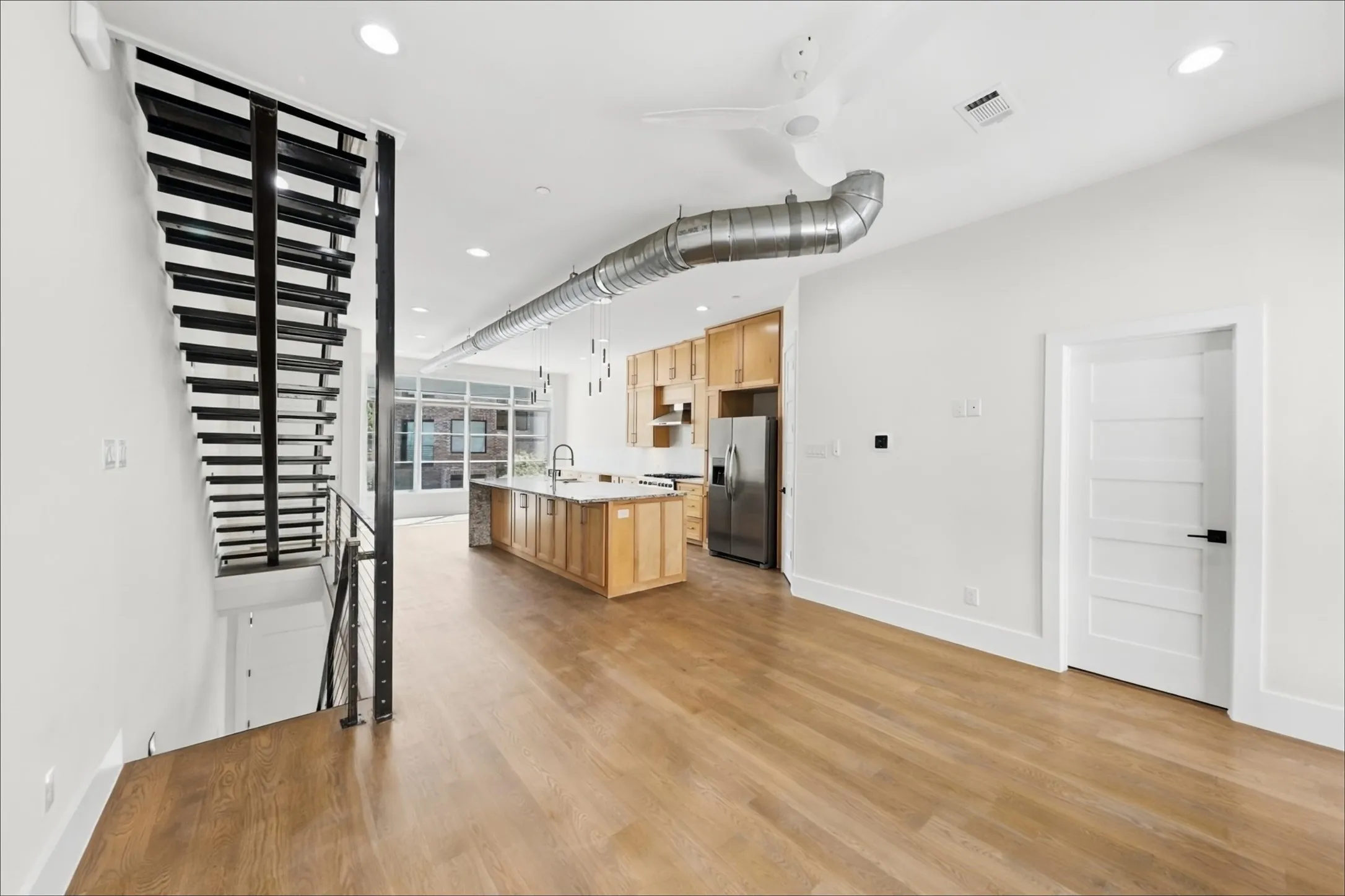 Townhouse For Rent in Tarrant County , 408 Rayner Avenue, Fort Worth, Texas 76111, 3 Bedroom, 4 Bathroom, 2 Garage spaces, 1,980 Sqft, built in 2021, mls#21393435, Real Estate Agent in Fort Worth, Homes For Rent in Tarrant county, Homes For Rent in Fort Worth, Realtor in Fort Worth Texas, Real Estate Brokerage Independent Realty Texas, Luminita Cordes Realtor