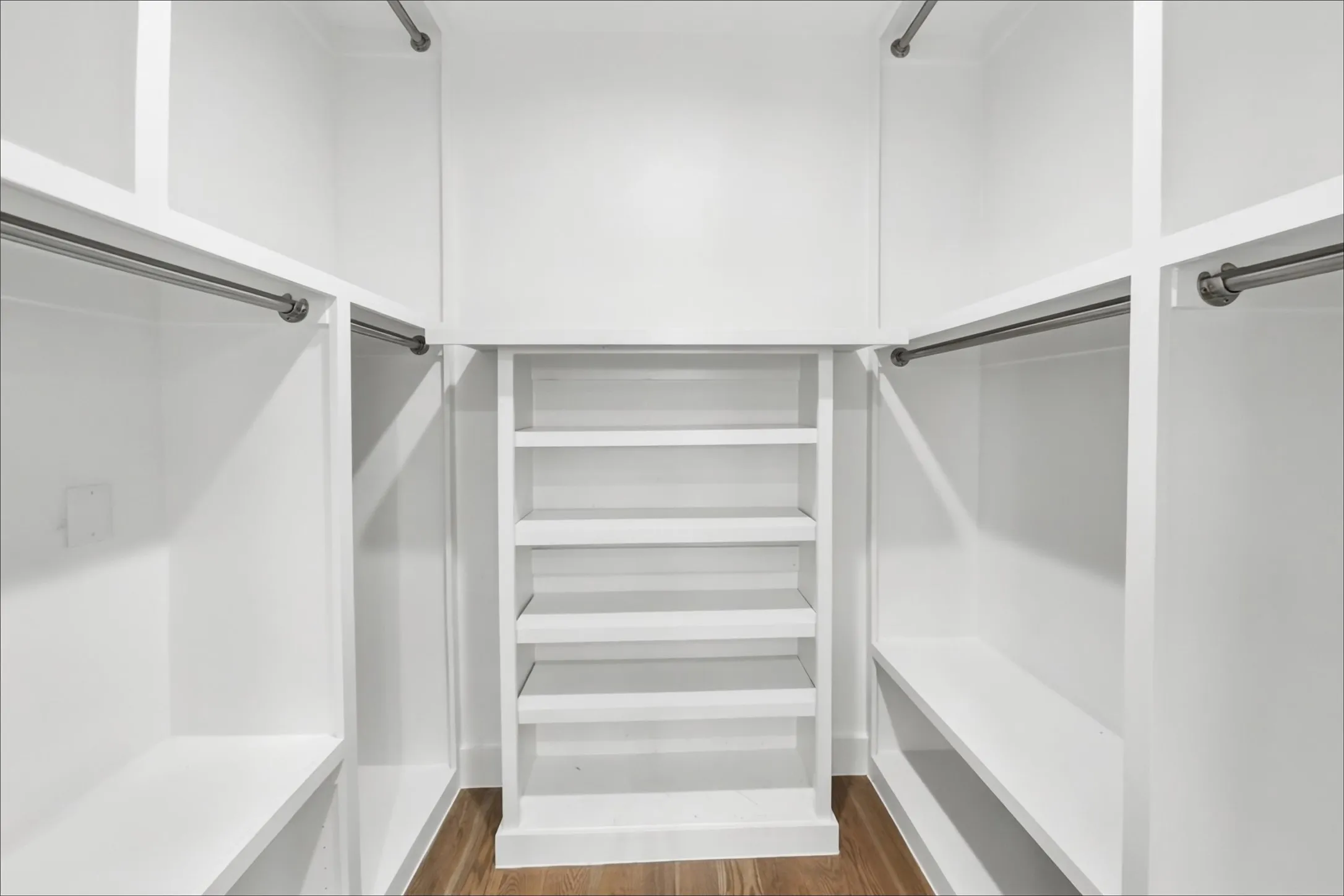 Townhouse For Rent in Tarrant County , 408 Rayner Avenue, Fort Worth, Texas 76111, 3 Bedroom, 4 Bathroom, 2 Garage spaces, 1,980 Sqft, built in 2021, mls#21393435, Real Estate Agent in Fort Worth, Homes For Rent in Tarrant county, Homes For Rent in Fort Worth, Realtor in Fort Worth Texas, Real Estate Brokerage Independent Realty Texas, Luminita Cordes Realtor