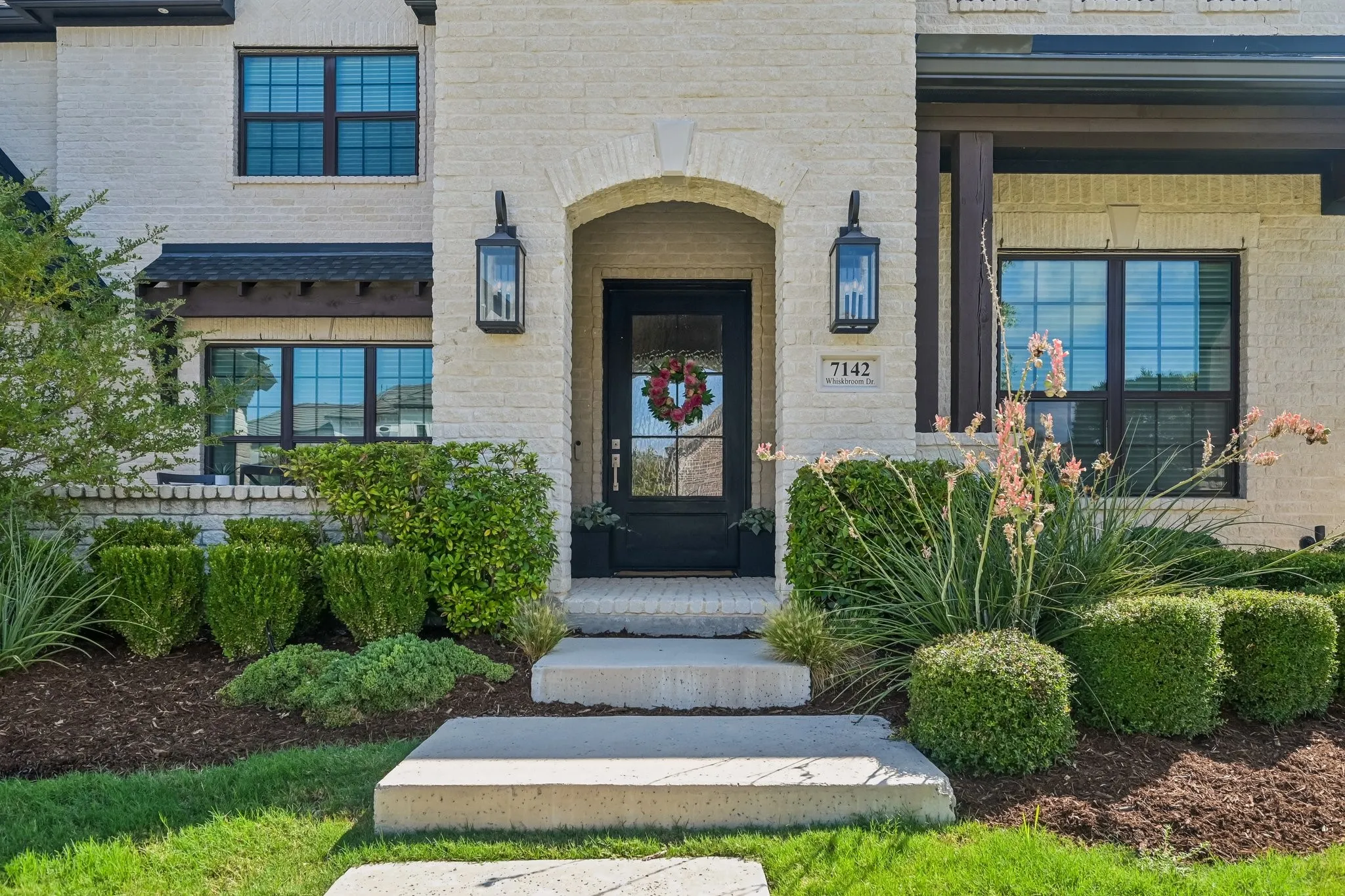 Single Family Residence For Sale in Denton County , 7142 Whiskbroom Drive, Frisco, Texas 75036, 4 Bedroom, 5 Bathroom, 3 Garage spaces, 4,690 Sqft, built in 2020, mls#21393325, Real Estate Agent in Frisco, Homes For Sale in Denton county, Homes For Sale in Frisco, Realtor in Frisco Texas, Real Estate Brokerage Independent Realty Texas, Luminita Cordes Realtor
