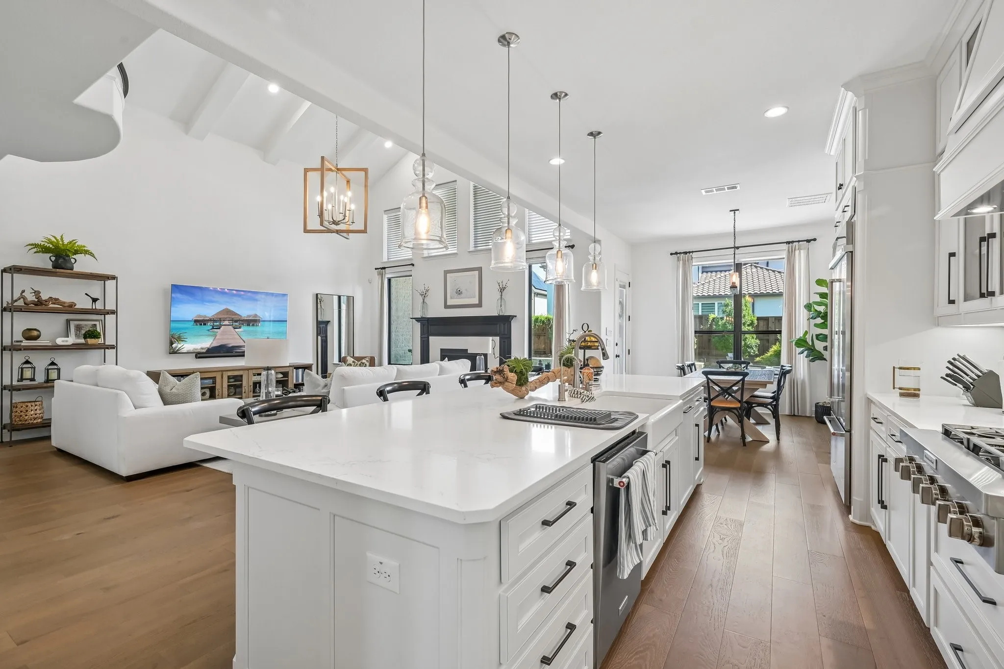 Single Family Residence For Sale in Denton County , 7142 Whiskbroom Drive, Frisco, Texas 75036, 4 Bedroom, 5 Bathroom, 3 Garage spaces, 4,690 Sqft, built in 2020, mls#21393325, Real Estate Agent in Frisco, Homes For Sale in Denton county, Homes For Sale in Frisco, Realtor in Frisco Texas, Real Estate Brokerage Independent Realty Texas, Luminita Cordes Realtor