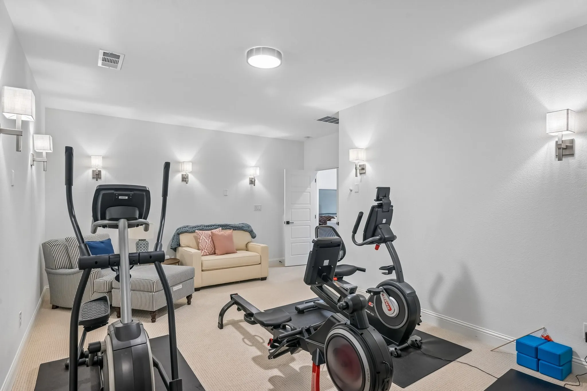 Single Family Residence For Sale in Denton County , 7142 Whiskbroom Drive, Frisco, Texas 75036, 4 Bedroom, 5 Bathroom, 3 Garage spaces, 4,690 Sqft, built in 2020, mls#21393325, Real Estate Agent in Frisco, Homes For Sale in Denton county, Homes For Sale in Frisco, Realtor in Frisco Texas, Real Estate Brokerage Independent Realty Texas, Luminita Cordes Realtor
