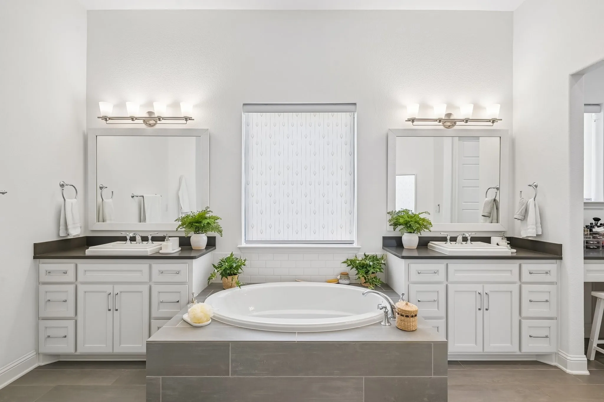 Single Family Residence For Sale in Denton County , 7142 Whiskbroom Drive, Frisco, Texas 75036, 4 Bedroom, 5 Bathroom, 3 Garage spaces, 4,690 Sqft, built in 2020, mls#21393325, Real Estate Agent in Frisco, Homes For Sale in Denton county, Homes For Sale in Frisco, Realtor in Frisco Texas, Real Estate Brokerage Independent Realty Texas, Luminita Cordes Realtor
