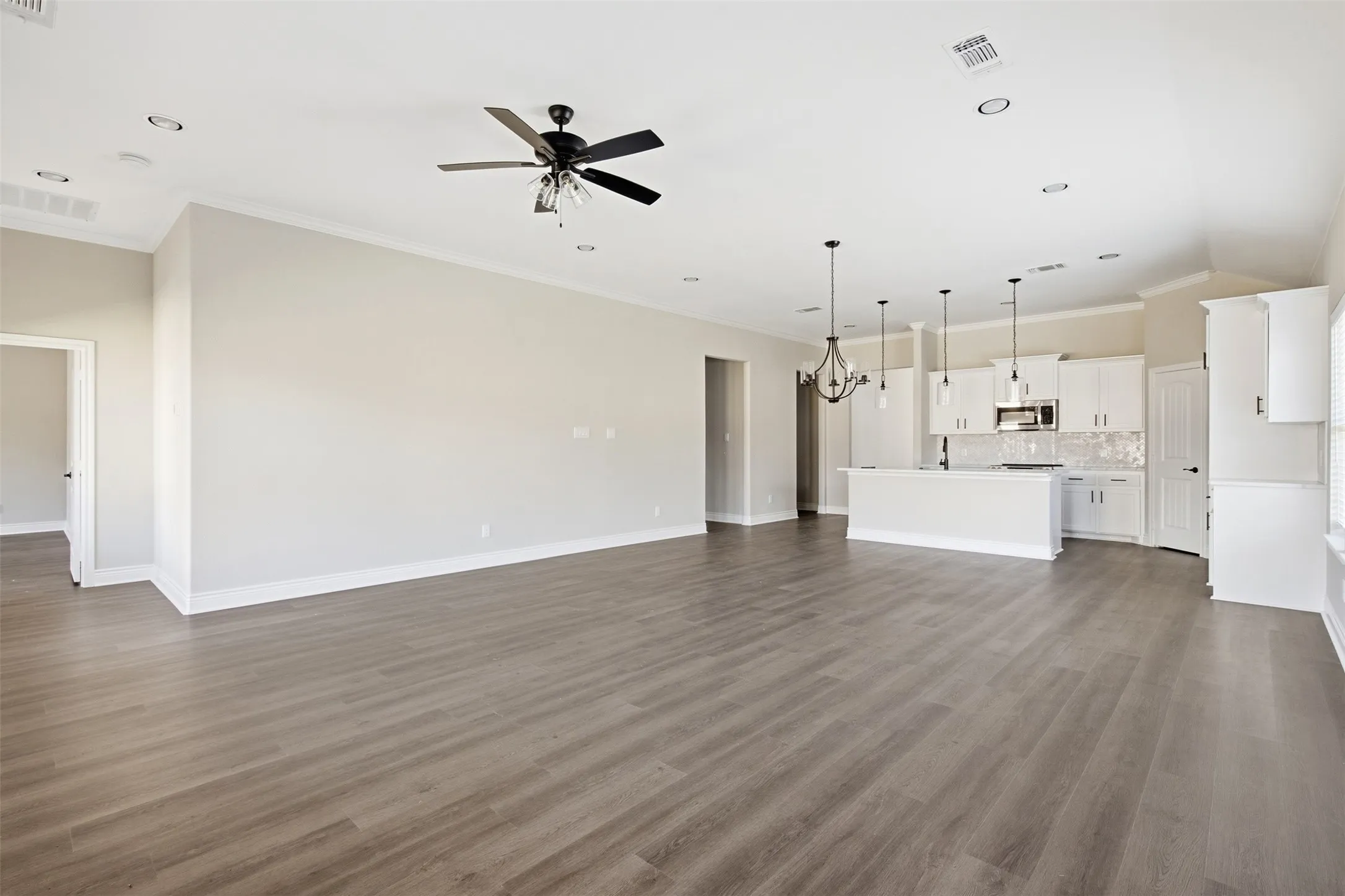 Single Family Residence For Sale in Hunt County , 215 Trevor Lane, Greenville, Texas 75402, 4 Bedroom, 3 Bathroom, 3 Garage spaces, 2,359 Sqft, built in 2025, mls#21393345, Real Estate Agent in Greenville, Homes For Sale in Hunt county, Homes For Sale in Greenville, Realtor in Greenville Texas, Real Estate Brokerage Independent Realty Texas, Luminita Cordes Realtor