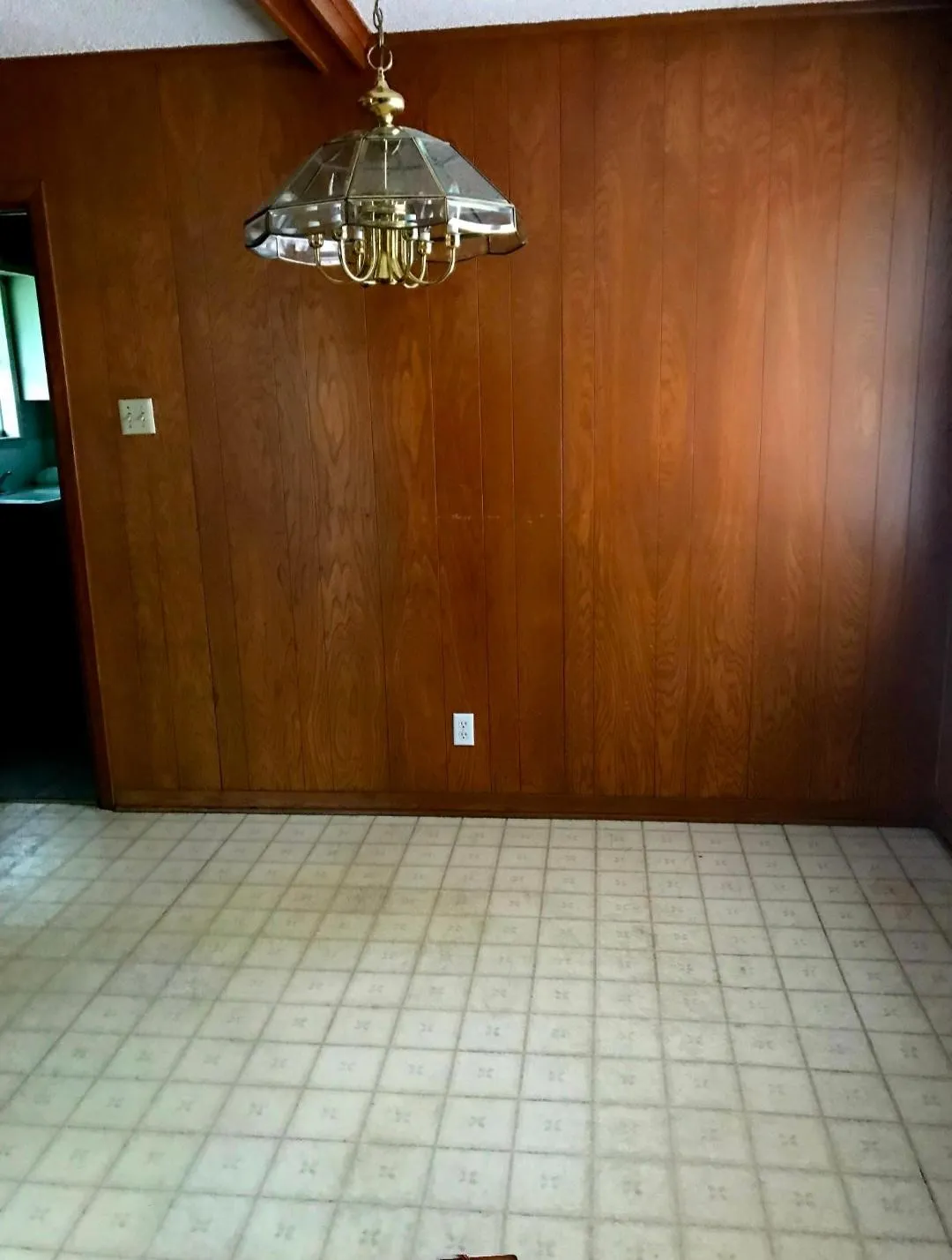 Single Family Residence For Rent in Mc Lennan County , 700 N Marable Street, West, Texas 76691, 3 Bedroom, 2 Bathroom, 2 Garage spaces, 2,356 Sqft, built in 1965, mls#21393379, Real Estate Agent in West, Homes For Rent in Mc Lennan county, Homes For Rent in West, Realtor in West Texas, Real Estate Brokerage Independent Realty Texas, Luminita Cordes Realtor