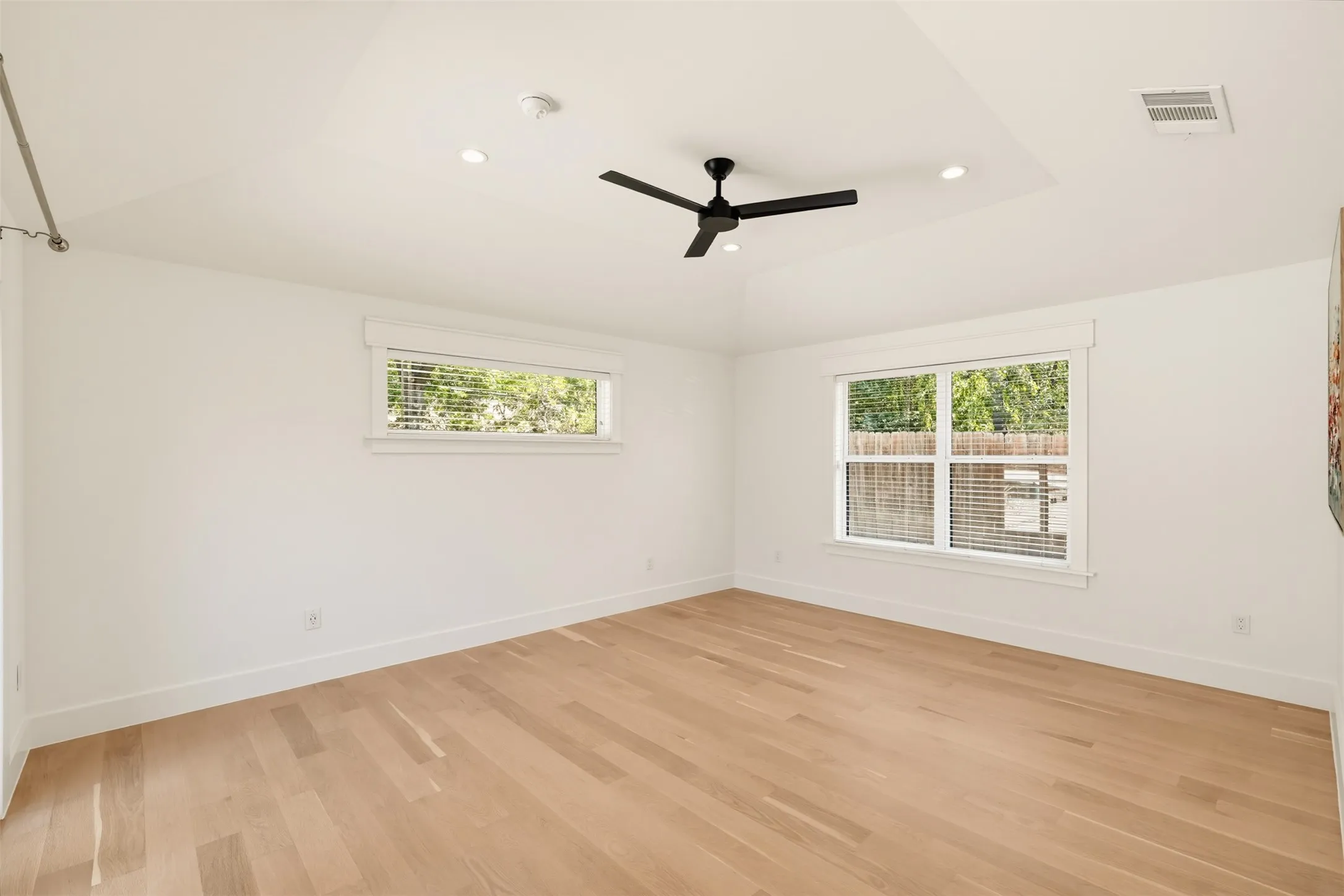 Single Family Residence For Rent in Dallas County , 6331 Linden Lane, Dallas, Texas 75230, 4 Bedroom, 4 Bathroom, 3 Garage spaces, 2,875 Sqft, built in 1955, mls#21386116, Real Estate Agent in Dallas, Homes For Rent in Dallas county, Homes For Rent in Dallas, Realtor in Dallas Texas, Real Estate Brokerage Independent Realty Texas, Luminita Cordes Realtor