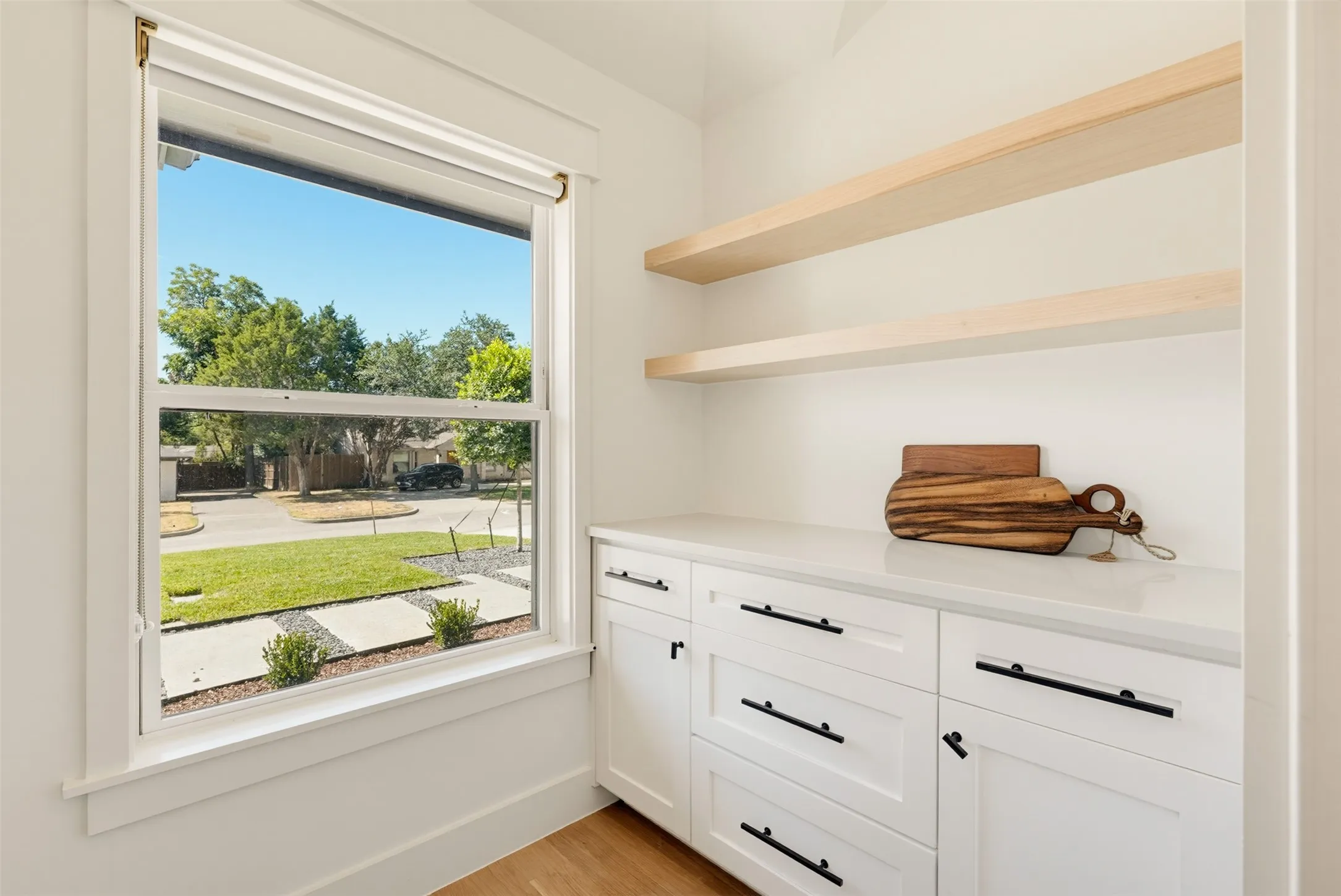 Single Family Residence For Rent in Dallas County , 6331 Linden Lane, Dallas, Texas 75230, 4 Bedroom, 4 Bathroom, 3 Garage spaces, 2,875 Sqft, built in 1955, mls#21386116, Real Estate Agent in Dallas, Homes For Rent in Dallas county, Homes For Rent in Dallas, Realtor in Dallas Texas, Real Estate Brokerage Independent Realty Texas, Luminita Cordes Realtor
