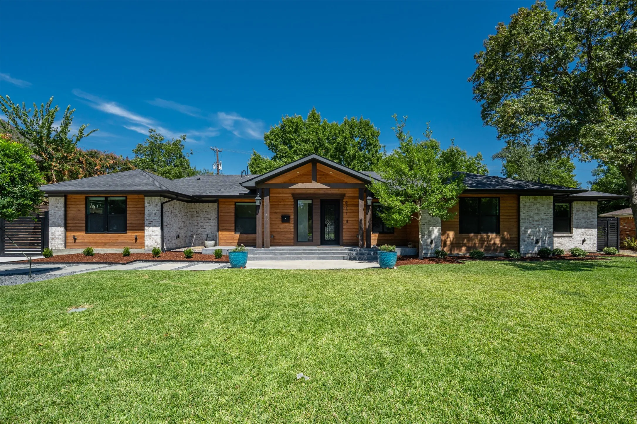 Single Family Residence For Rent in Dallas County , 6331 Linden Lane, Dallas, Texas 75230, 4 Bedroom, 4 Bathroom, 3 Garage spaces, 2,875 Sqft, built in 1955, mls#21386116, Real Estate Agent in Dallas, Homes For Rent in Dallas county, Homes For Rent in Dallas, Realtor in Dallas Texas, Real Estate Brokerage Independent Realty Texas, Luminita Cordes Realtor