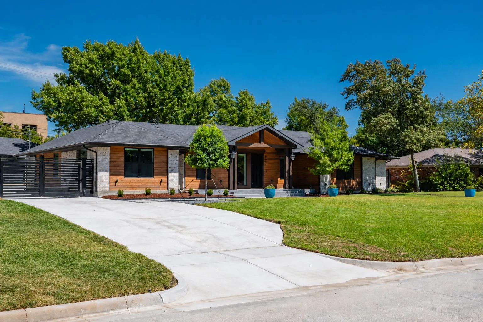 Single Family Residence For Rent in Dallas County , 6331 Linden Lane, Dallas, Texas 75230, 4 Bedroom, 4 Bathroom, 3 Garage spaces, 2,875 Sqft, built in 1955, mls#21386116, Real Estate Agent in Dallas, Homes For Rent in Dallas county, Homes For Rent in Dallas, Realtor in Dallas Texas, Real Estate Brokerage Independent Realty Texas, Luminita Cordes Realtor
