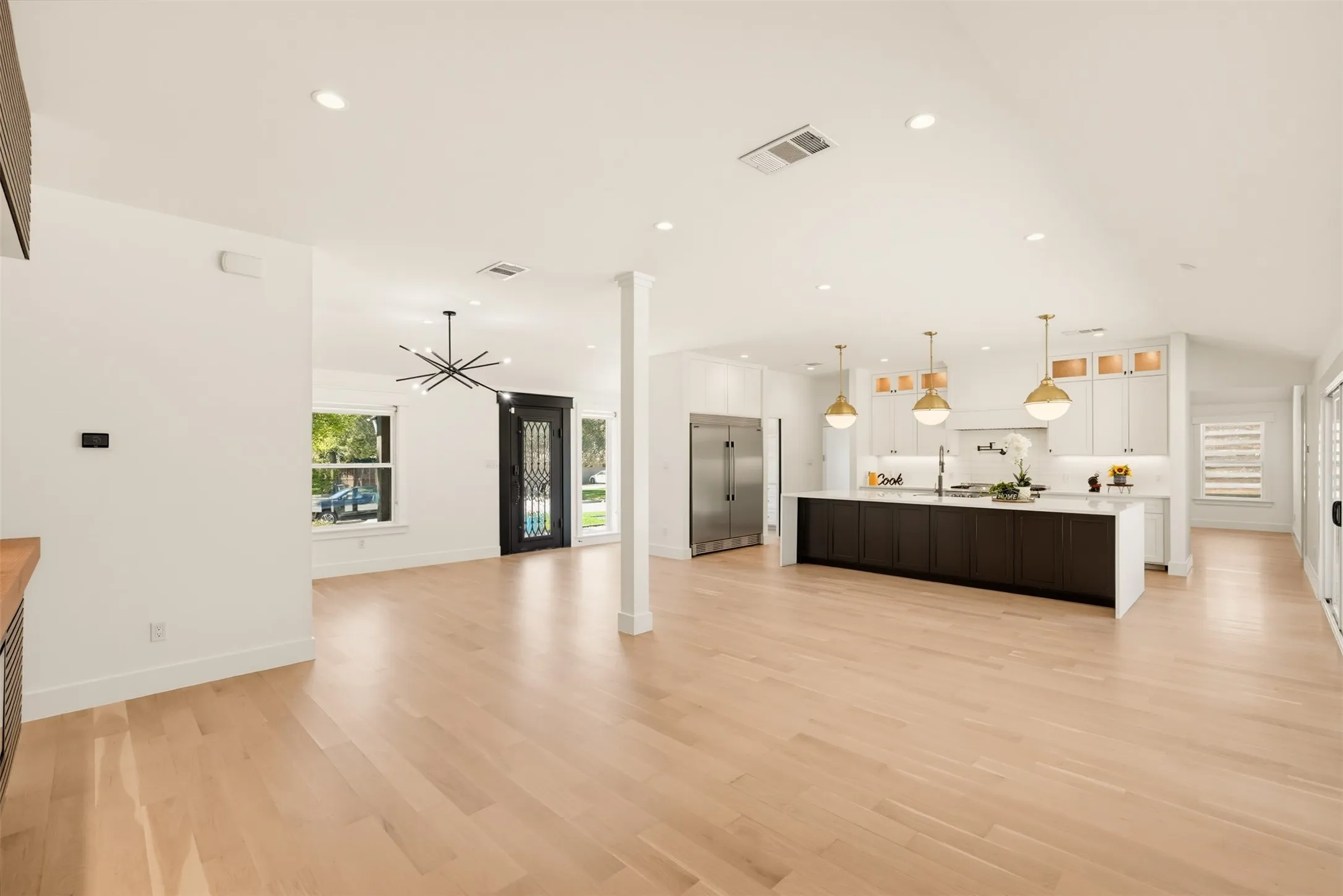 Single Family Residence For Rent in Dallas County , 6331 Linden Lane, Dallas, Texas 75230, 4 Bedroom, 4 Bathroom, 3 Garage spaces, 2,875 Sqft, built in 1955, mls#21386116, Real Estate Agent in Dallas, Homes For Rent in Dallas county, Homes For Rent in Dallas, Realtor in Dallas Texas, Real Estate Brokerage Independent Realty Texas, Luminita Cordes Realtor