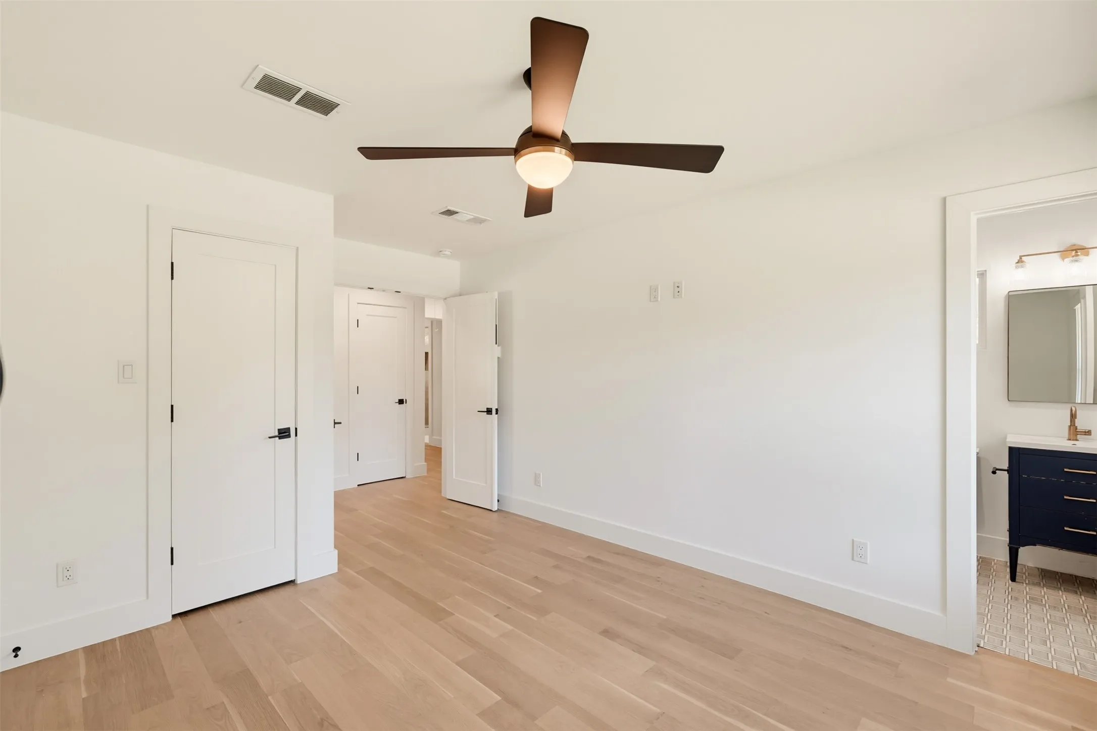 Single Family Residence For Rent in Dallas County , 6331 Linden Lane, Dallas, Texas 75230, 4 Bedroom, 4 Bathroom, 3 Garage spaces, 2,875 Sqft, built in 1955, mls#21386116, Real Estate Agent in Dallas, Homes For Rent in Dallas county, Homes For Rent in Dallas, Realtor in Dallas Texas, Real Estate Brokerage Independent Realty Texas, Luminita Cordes Realtor